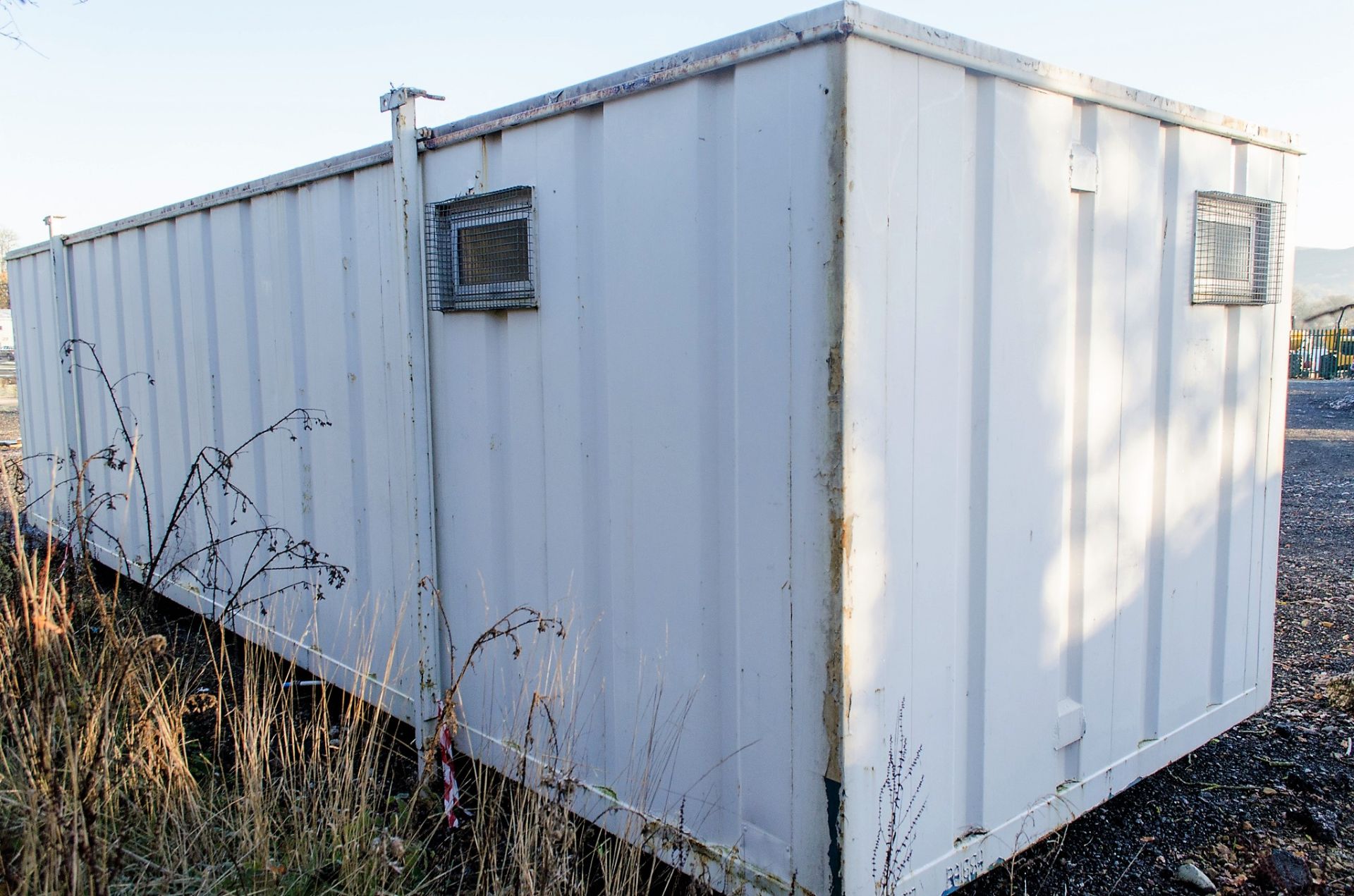 32ft x 9ft steel anti vandal shower site unit Comprising of 8 shower cubicles & changing area c/w - Image 4 of 8