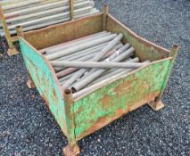 Stillage of various length scaffold poles