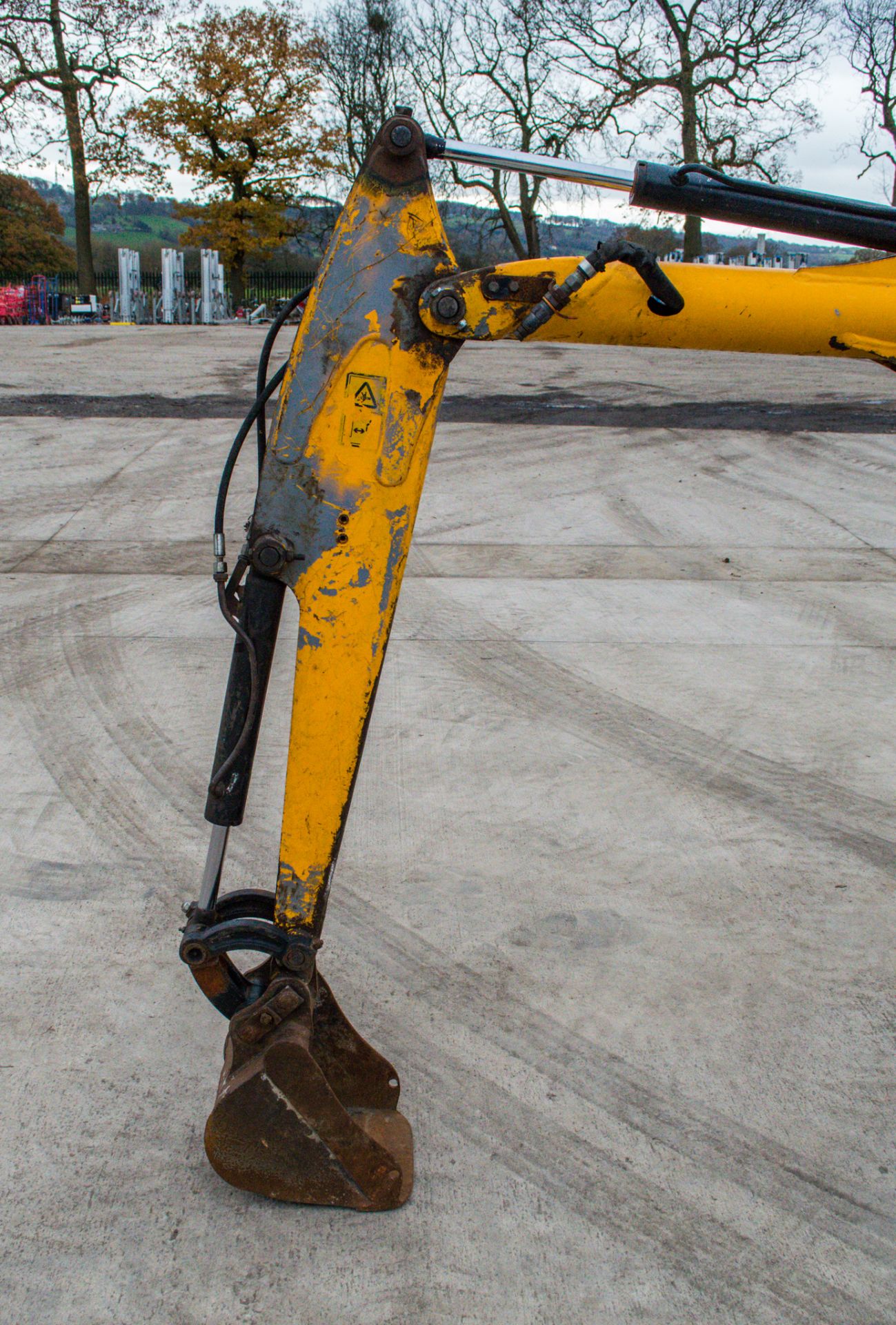 JCB 801.8 CTS 1.8 tonne rubber tracked mini excavator Year: 2011 S/N: 2051643 Recorded hours: 2505 - Image 13 of 23