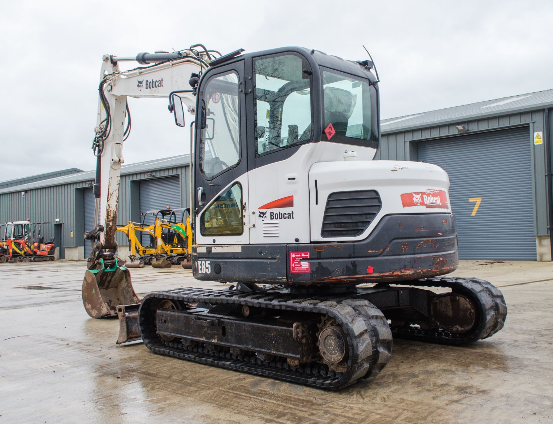 Bobcat E85 8.5 tonne rubber tracked midi excavator Year: 2014 S/N: 11964 Recorded Hours: 3612 blade, - Image 4 of 22