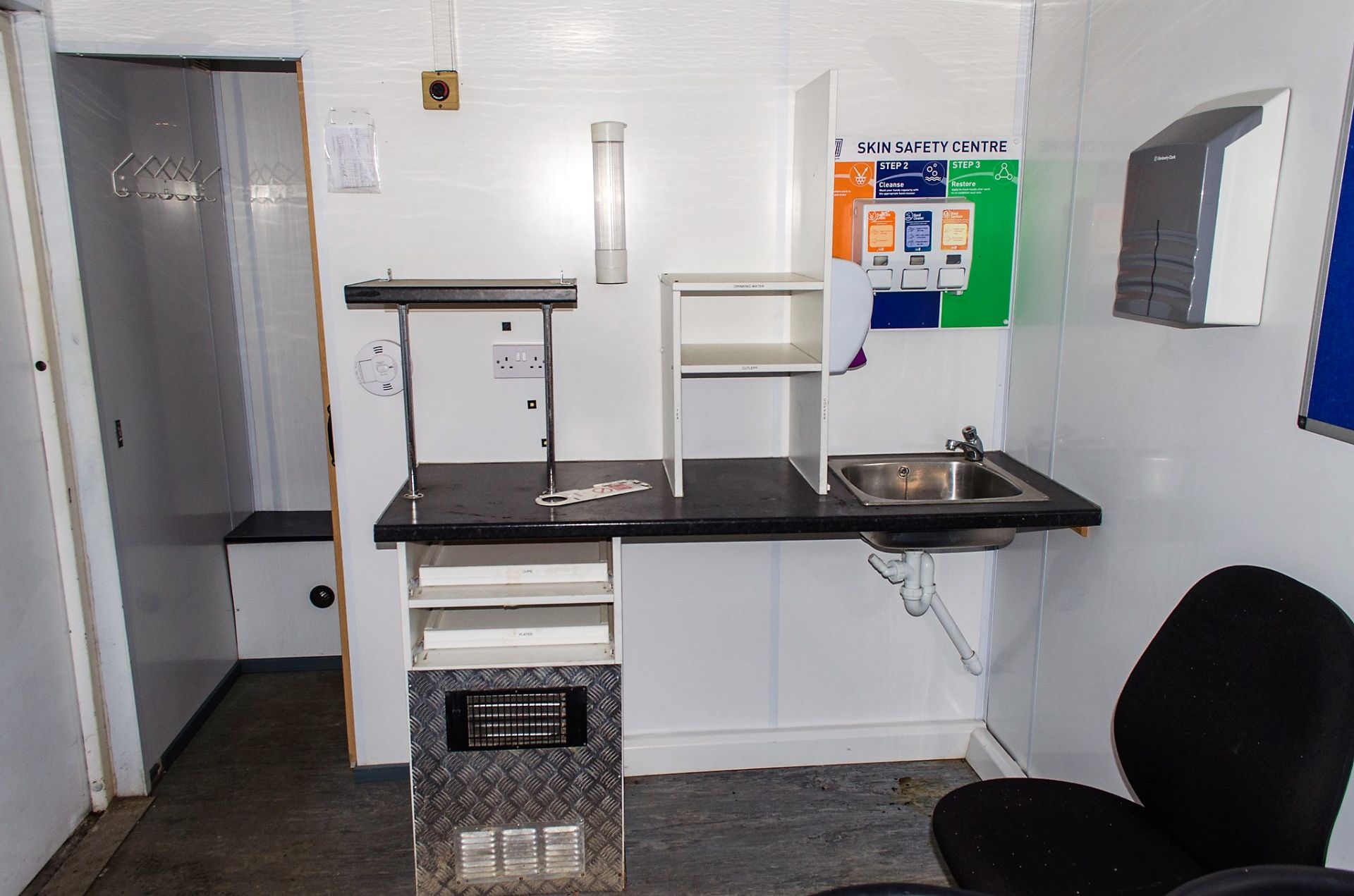 25ft x 9ft steel anti vandal welfare site unit Comprising of: Canteen area, drying room, office, - Image 7 of 12