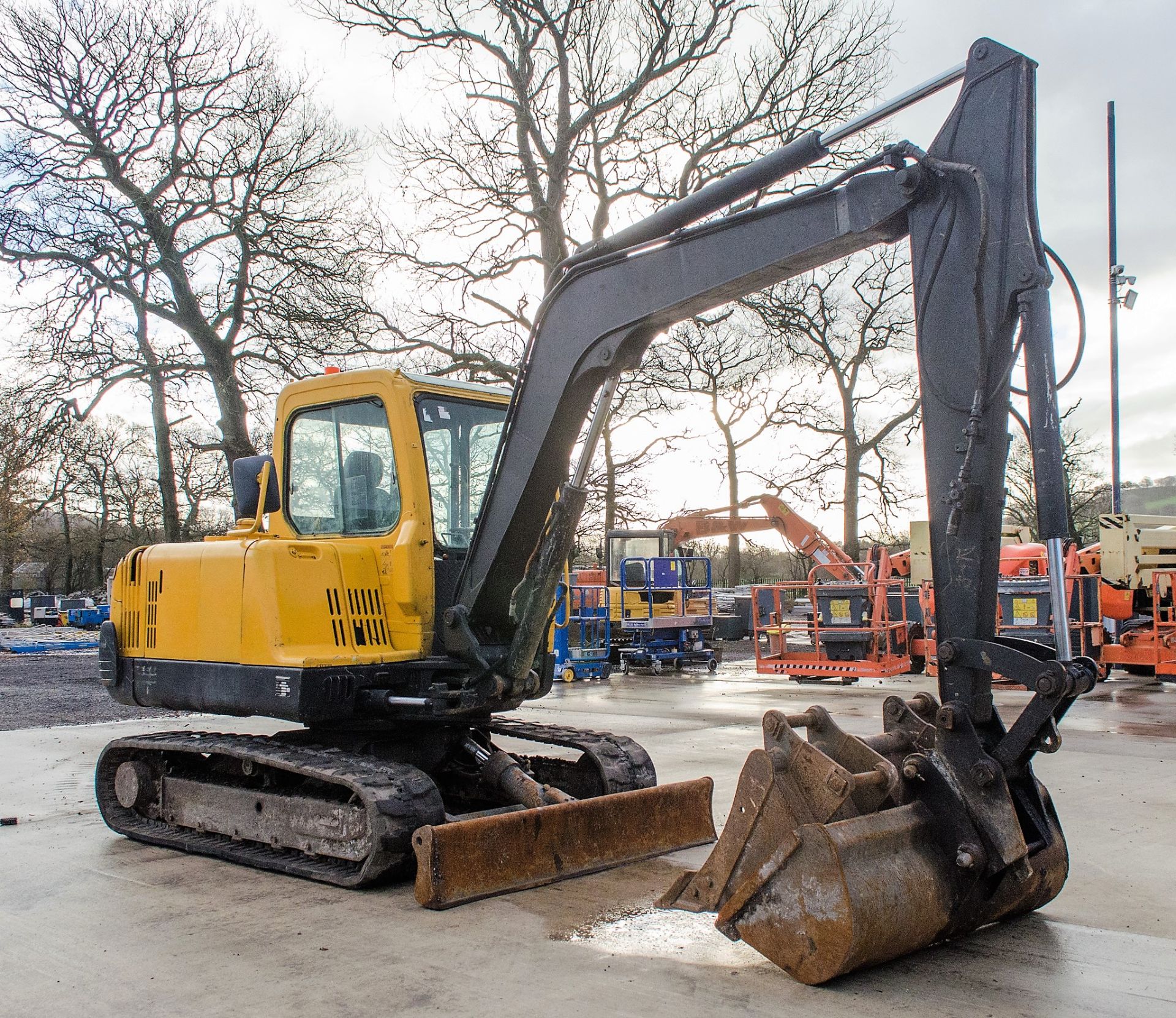 Volvo EC55B 5.5 tonne rubber tracked midi excavator Year: 2007 S/N: 35792 Recorded Hours: 6716 - Image 2 of 21