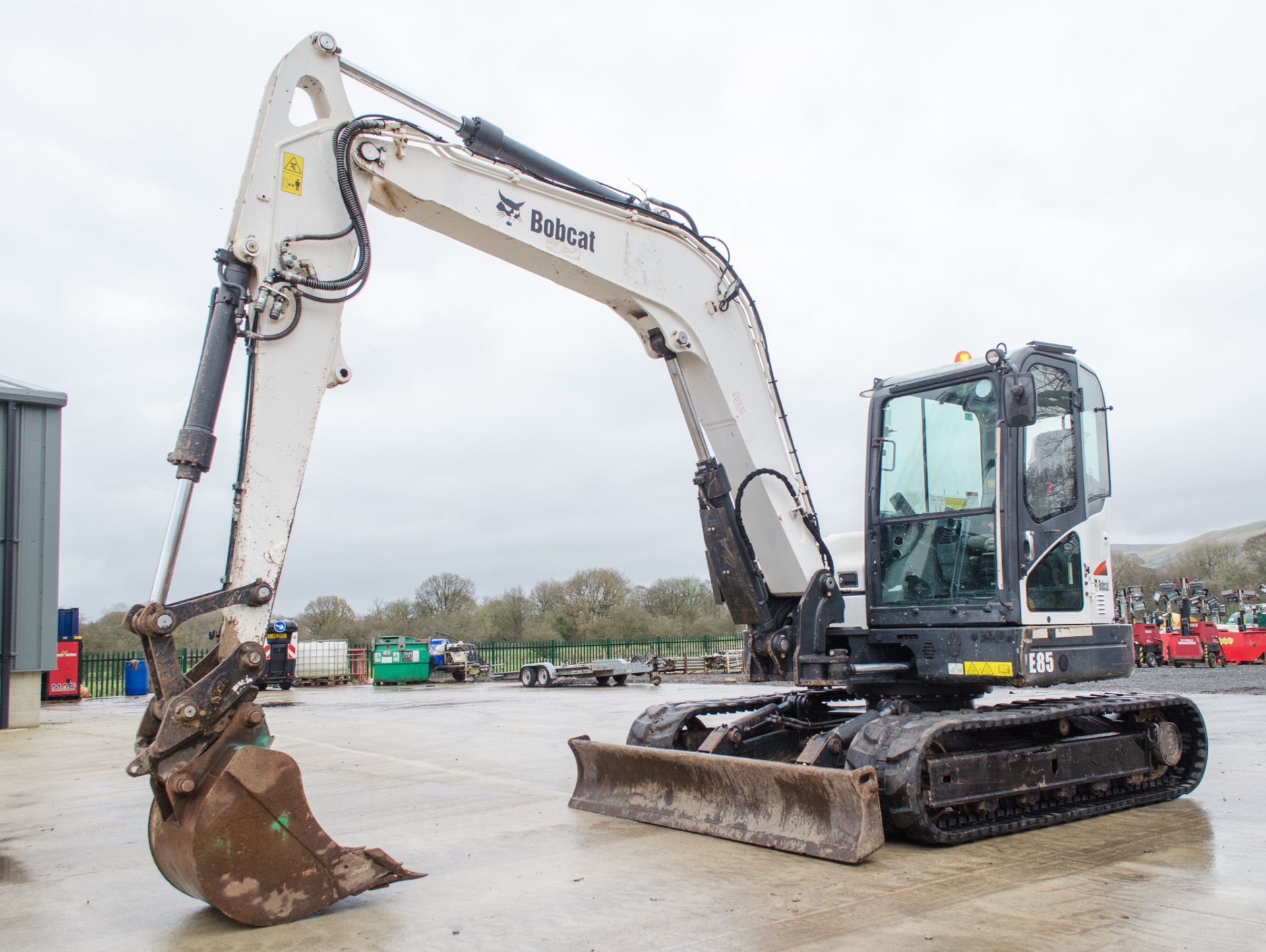 Bobcat E85 8.5 tonne rubber tracked midi excavator Year: 2014 S/N: 11964 Recorded Hours: 3612 blade,