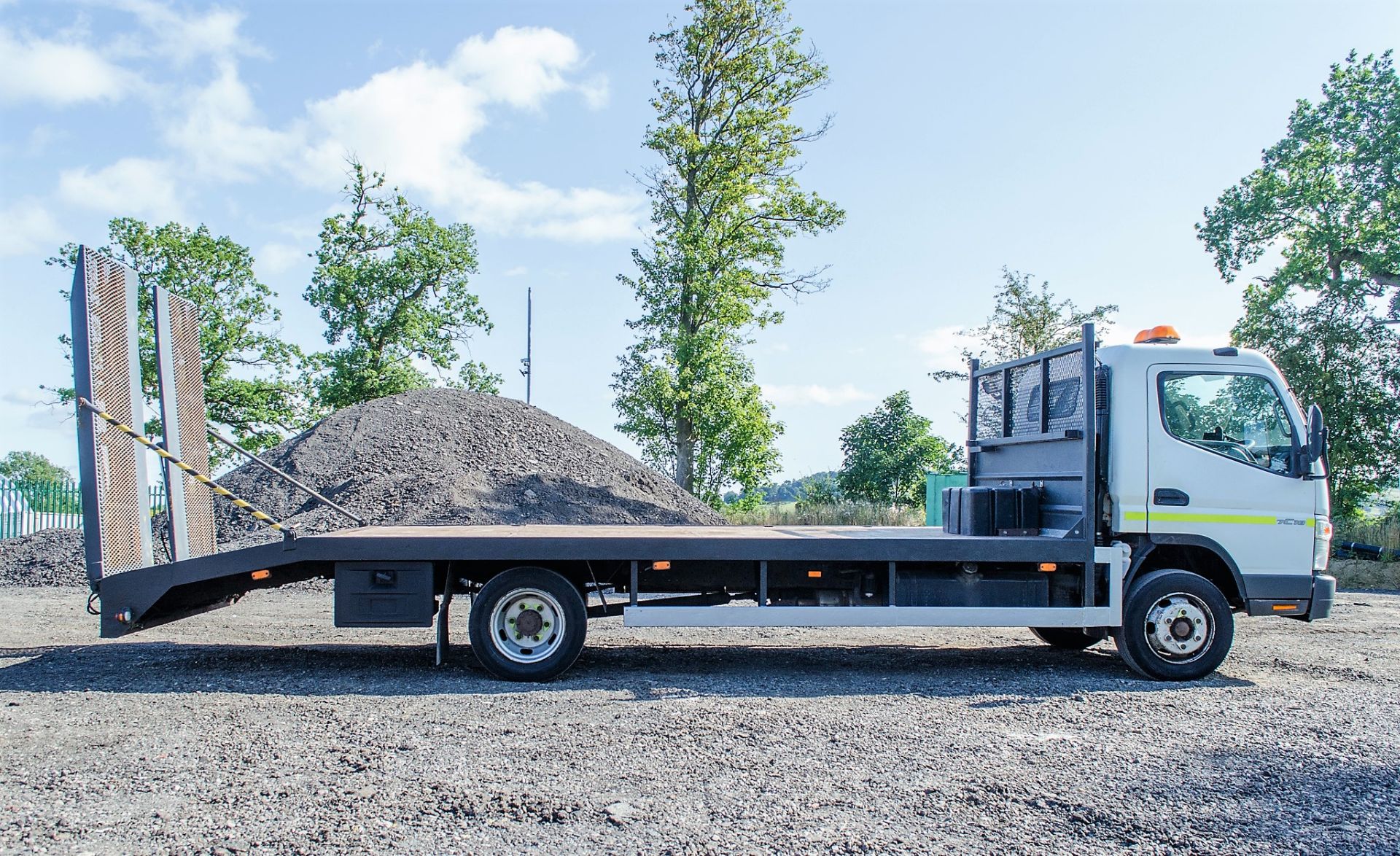 Mitsubishi Fuso Canter TC18 4899cc diesel 7.5 tonne beaver tail plant lorry Bed size 19ft 6in x - Image 8 of 17