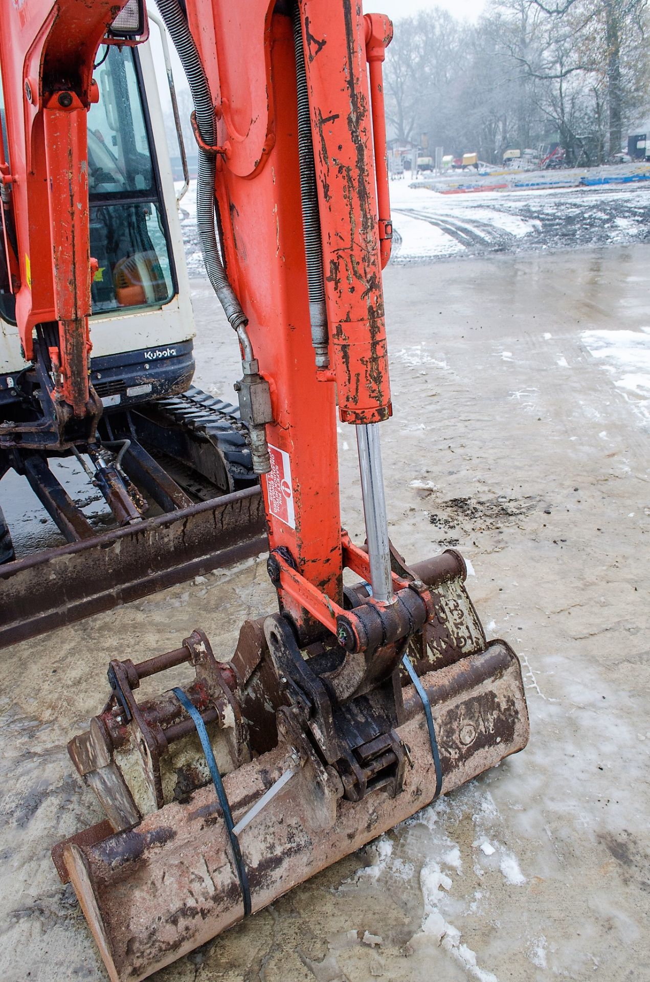 Kubota U25-3 2.5 tonne rubber tracked mini excavator Year: 2011 S/N: 24150 Recorded Hours: 4290 - Image 14 of 21