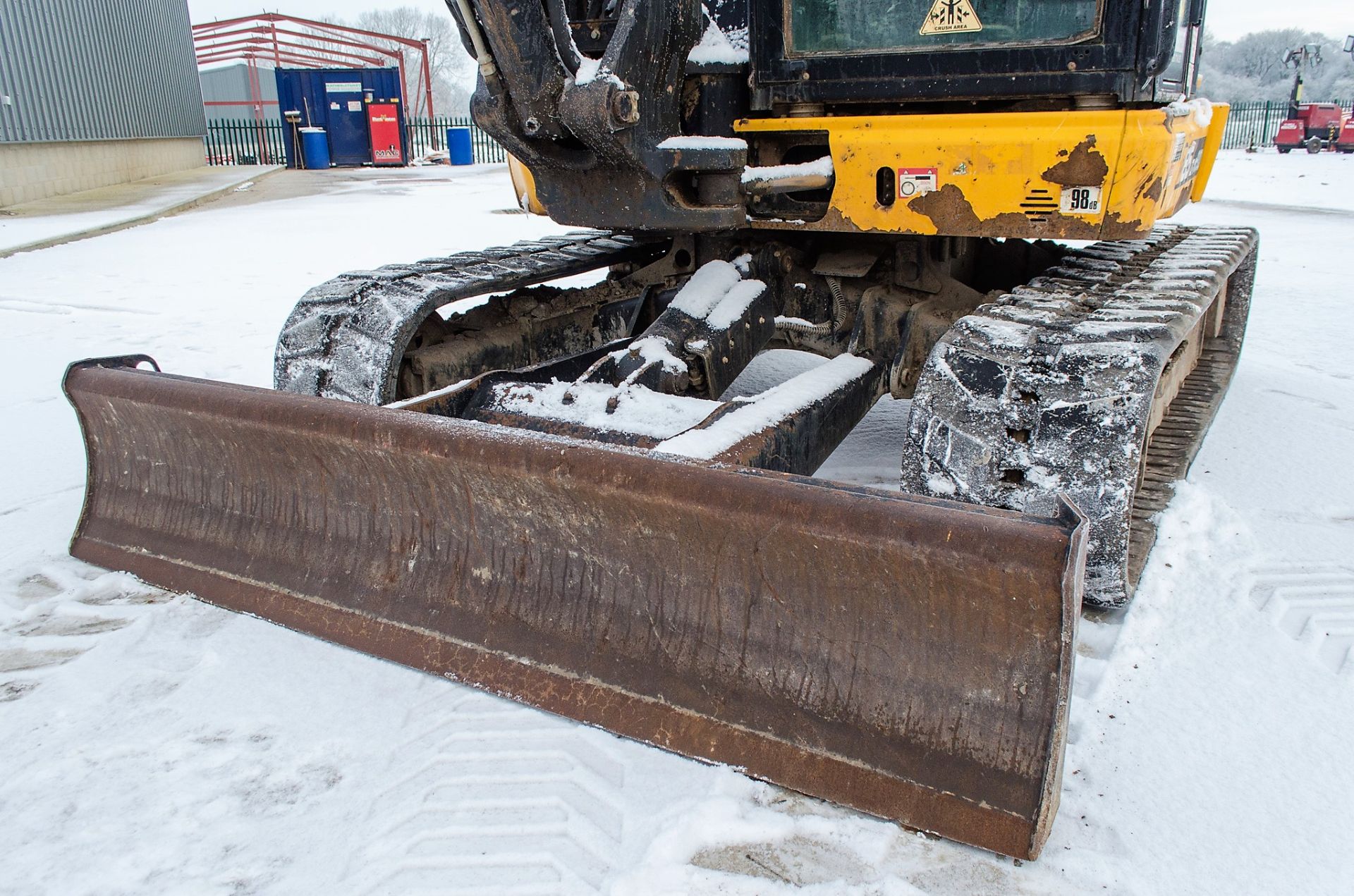 JCB 85Z-1 ECO 8.52 tonne rubber tracked midi excavator Year: 2015 S/N:2249118 Recorded hours: 3374 - Image 11 of 23