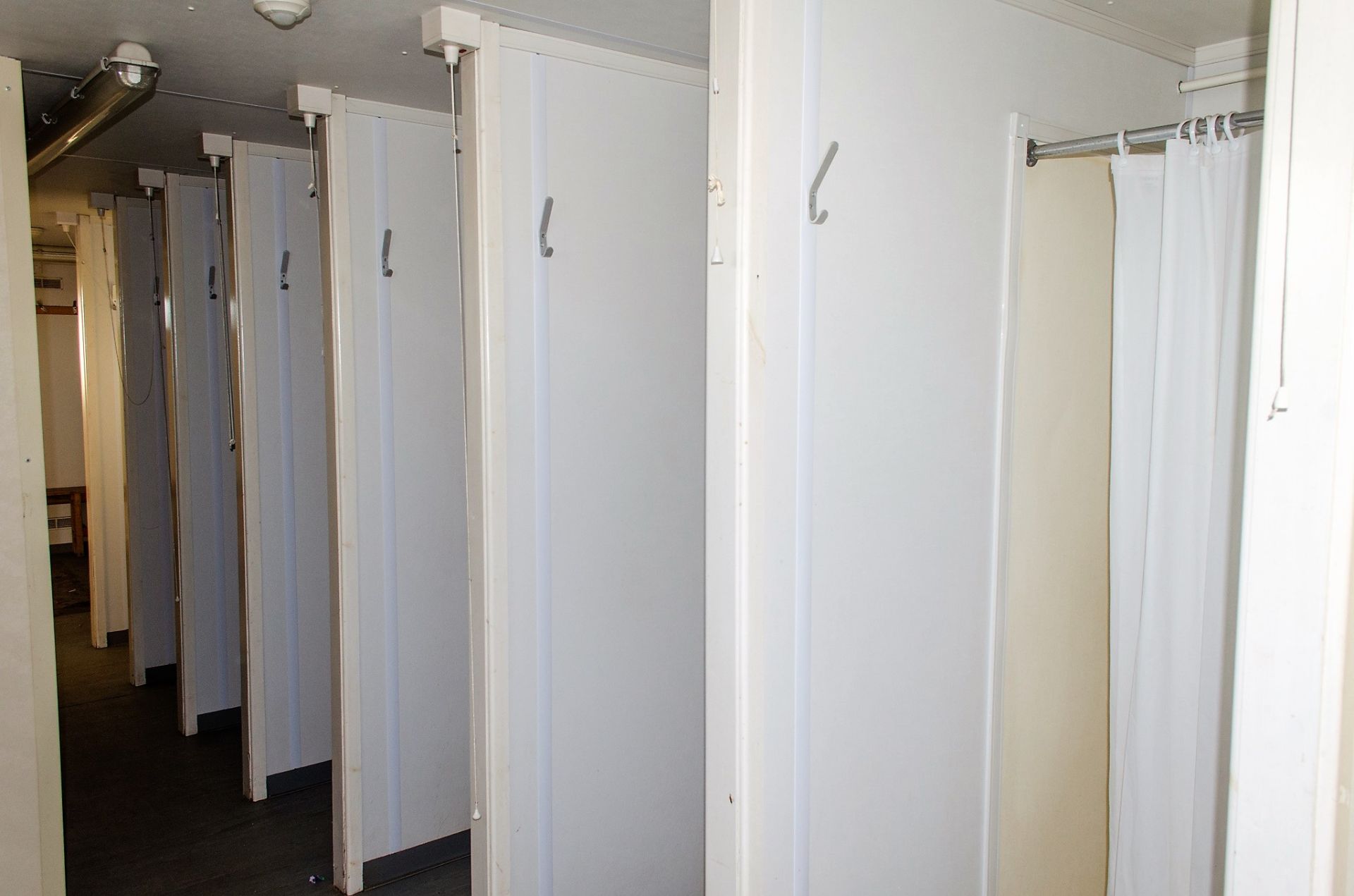 32ft x 9ft steel anti vandal shower site unit Comprising of 8 shower cubicles & changing area c/w - Image 7 of 8