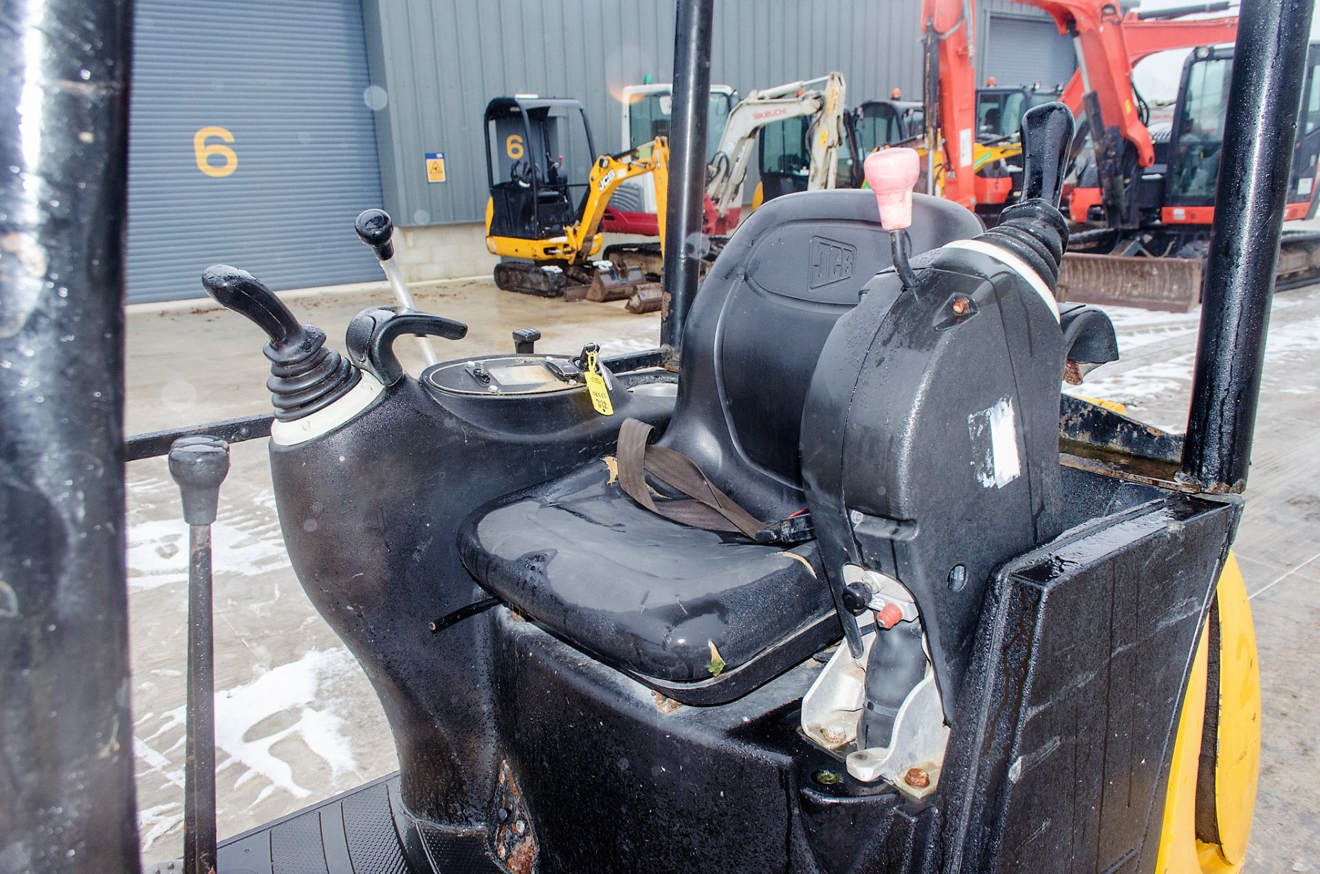 JCB 8014 1.5 tonne rubber tracked mini excavator Year: 2012 S/N: 1627370 Recorded Hours: Not - Image 17 of 20