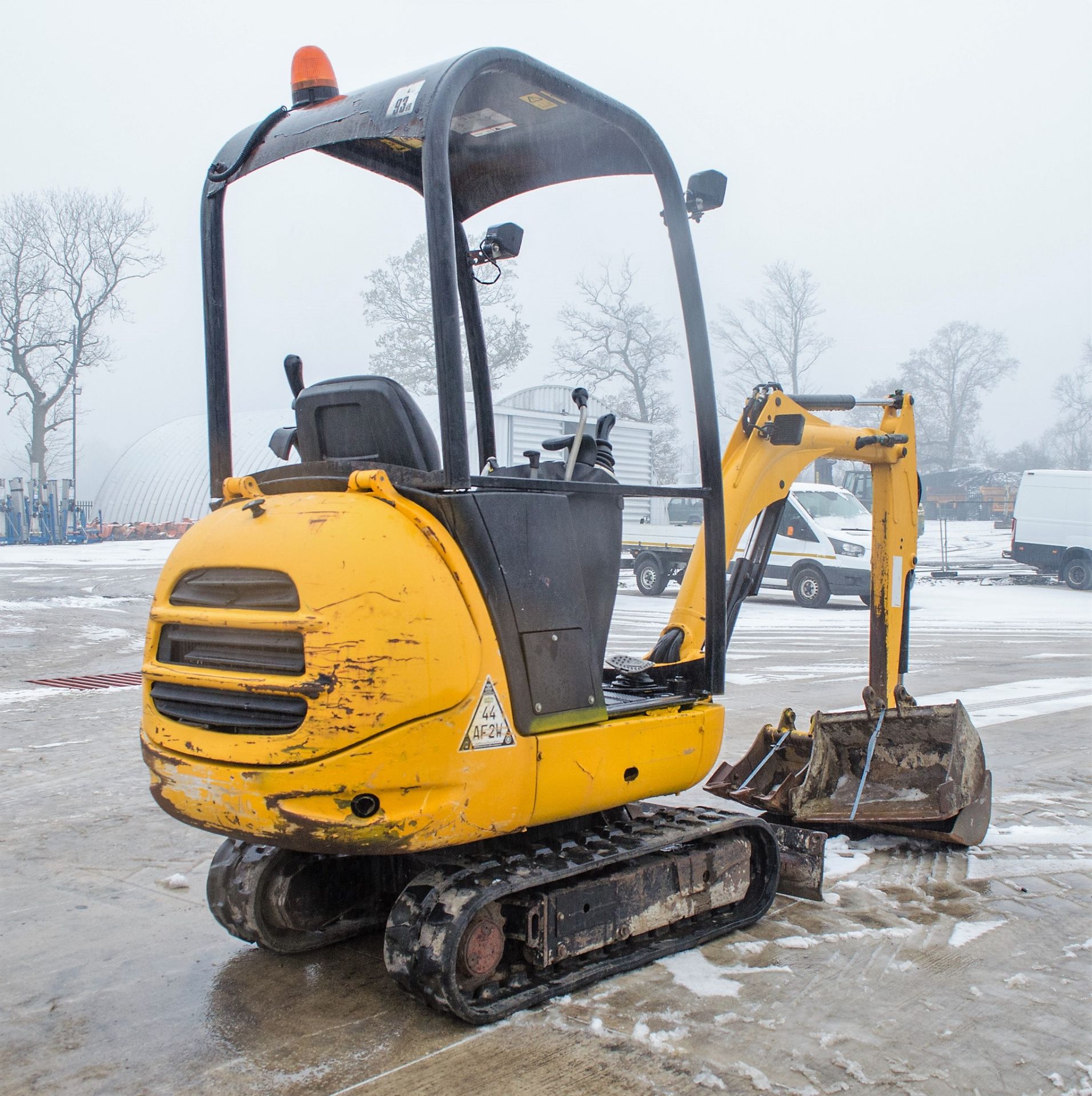 JCB 8014 1.5 tonne rubber tracked mini excavator Year: 2012 S/N: 1627370 Recorded Hours: Not - Image 3 of 20