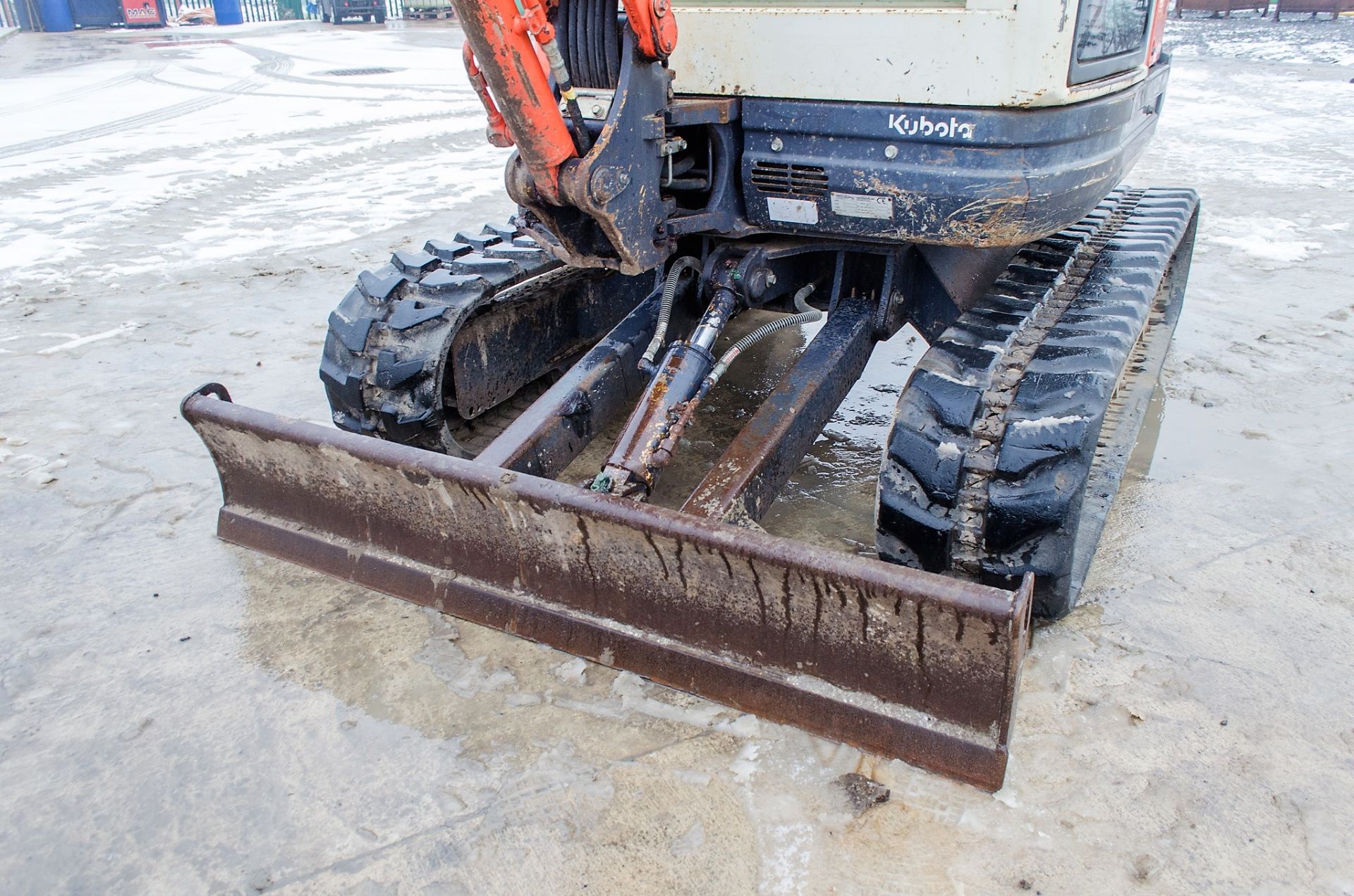 Kubota U25-3 2.5 tonne rubber tracked mini excavator Year: 2011 S/N: 24150 Recorded Hours: 4290 - Image 11 of 21