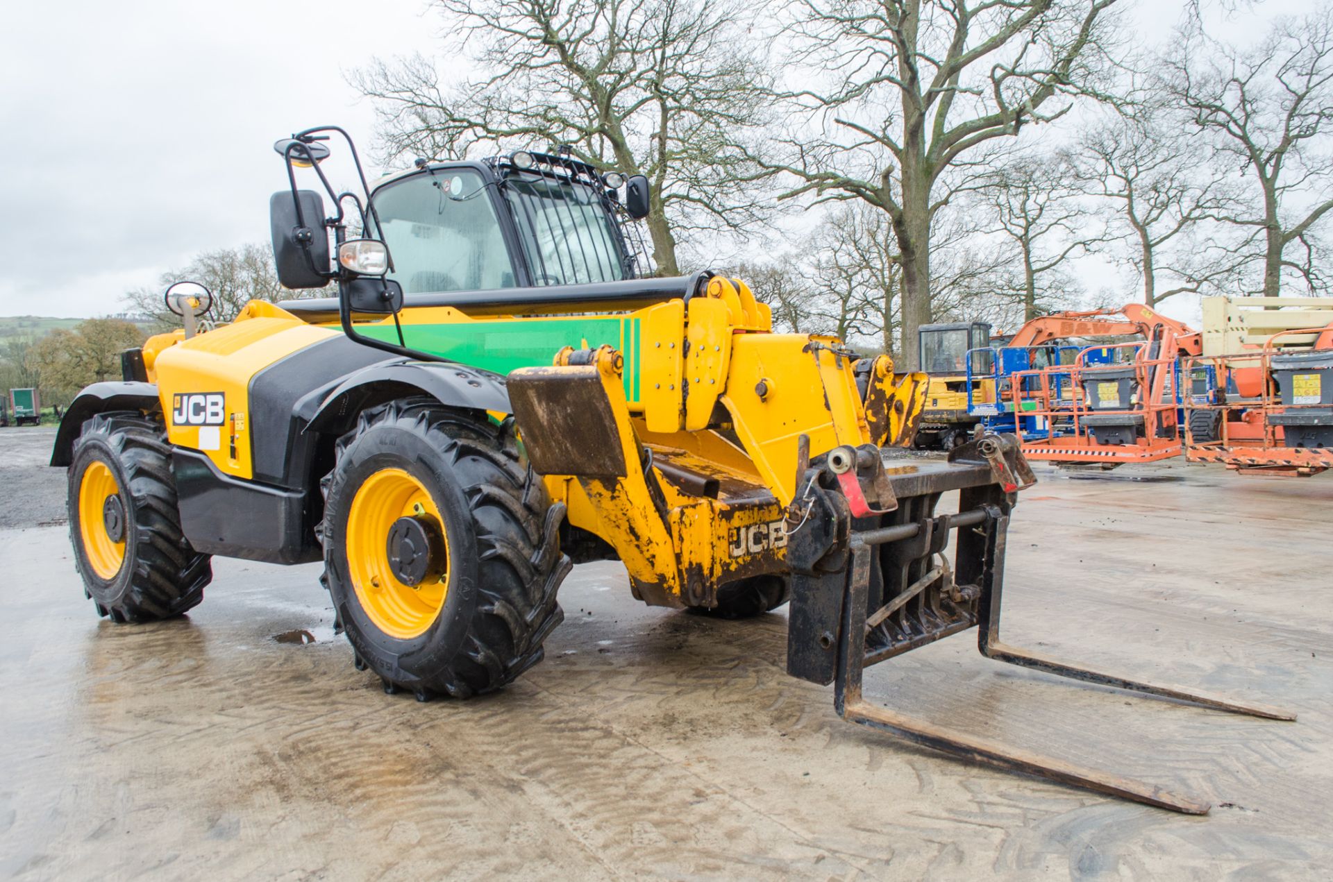 JCB 535-125 Hi-Viz 12.5 metre telescopic handler Year: 2014 S/N: 2341216 Recorded Hours: 3362 c/w - Image 2 of 23