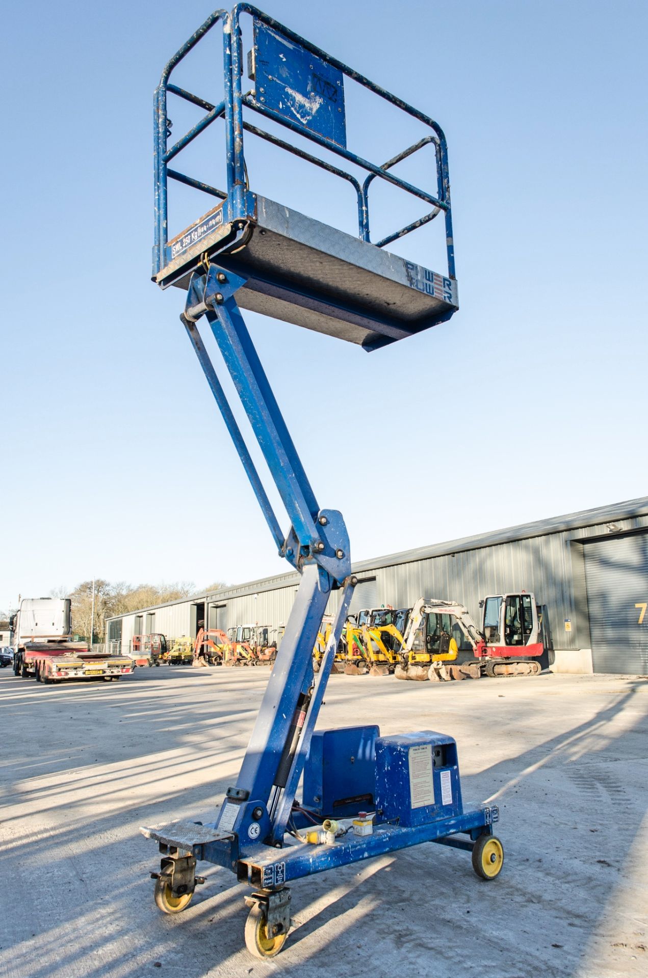 Power Tower battery electric push around scissor lift A667203 - Image 3 of 6