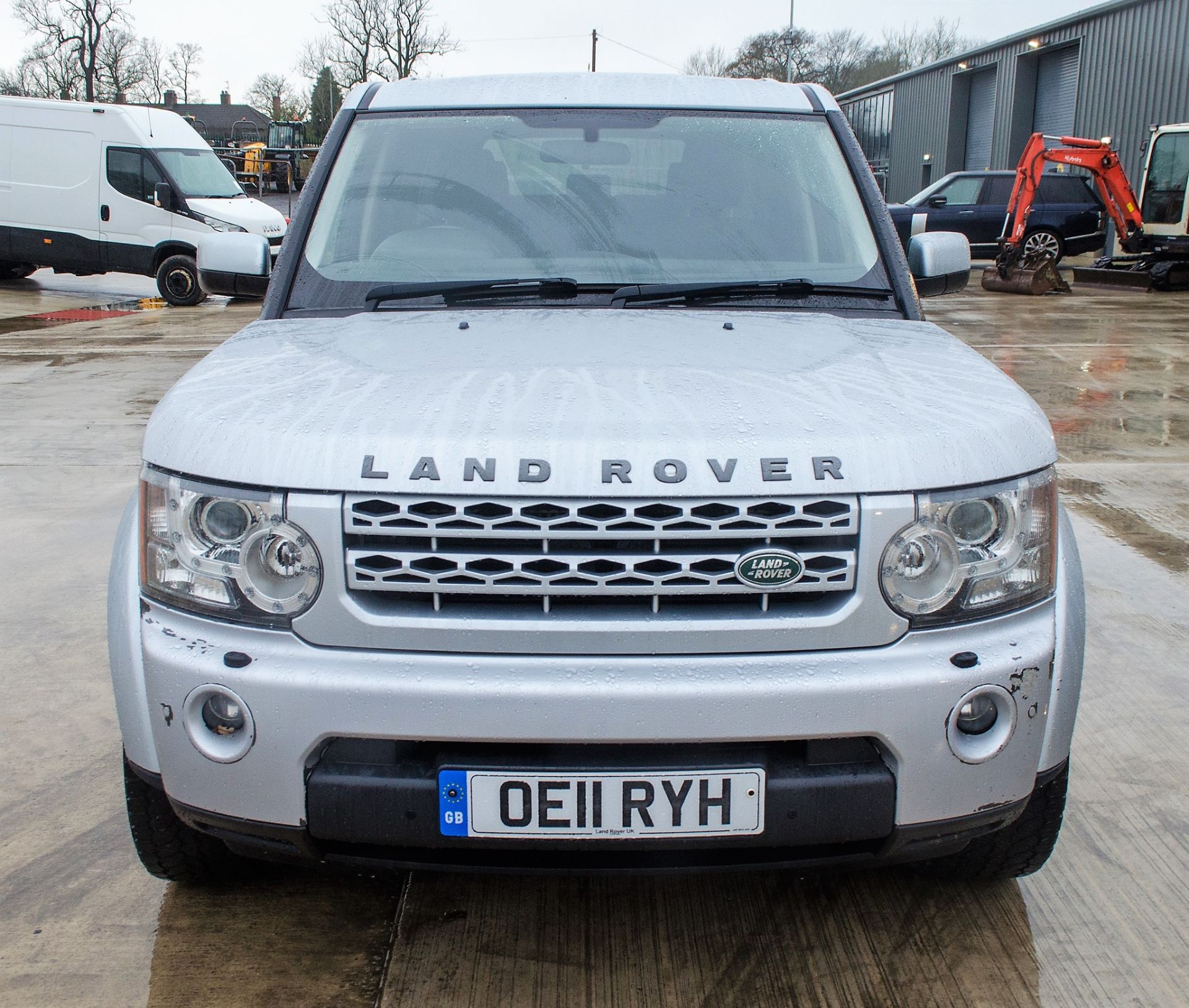 Land Rover Discovery 4 GS 3.0 TDV6 auto 5 door 4wd estate car  Registration Number: OE 11 RYH - Image 5 of 28