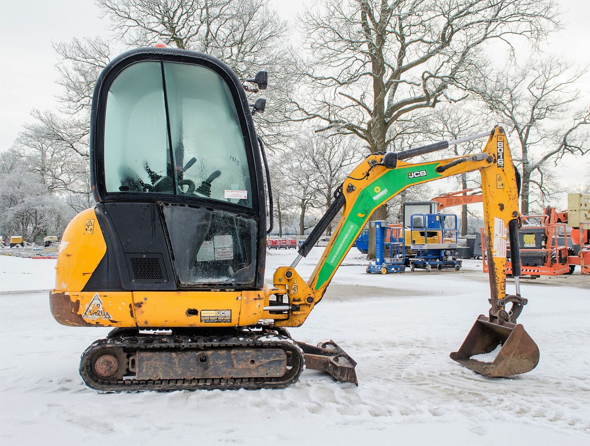JCB 801.6 1.6 tonne rubber tracked mini excavator Year: 2015 2071810 Recorded hours: 1833 Blade, - Image 8 of 20