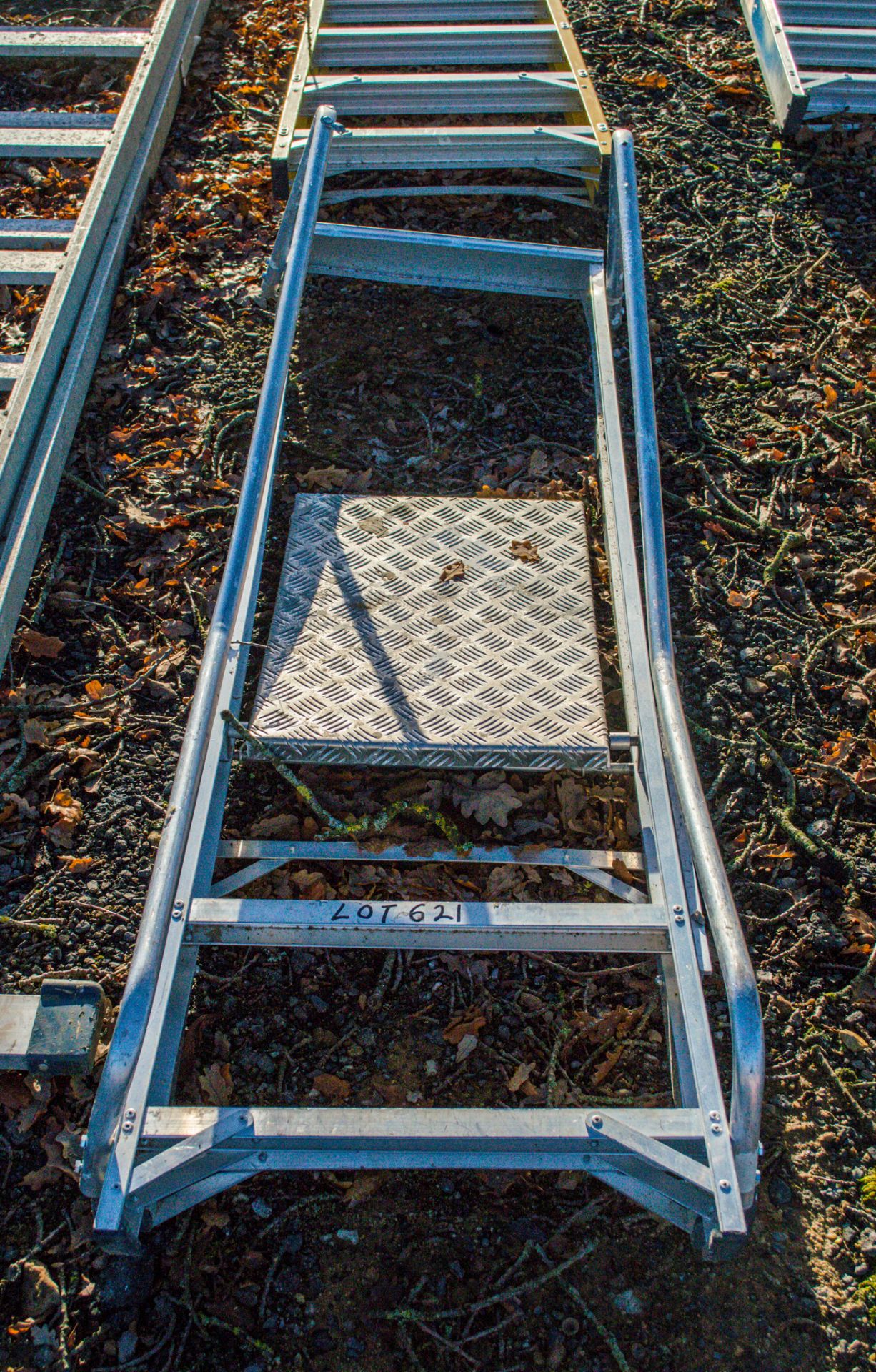 3 tread aluminium step ladder 1601-0944