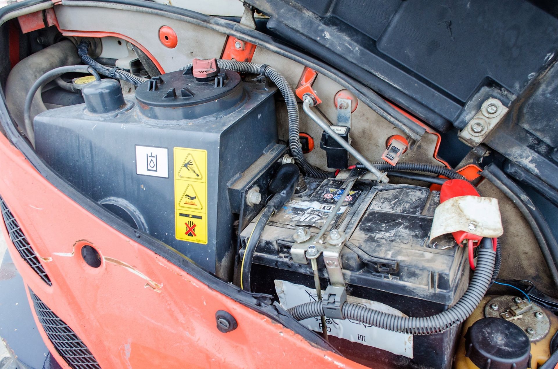 Kubota U25-3 2.5 tonne rubber tracked mini excavator Year: 2011 S/N: 24150 Recorded Hours: 4290 - Image 16 of 21