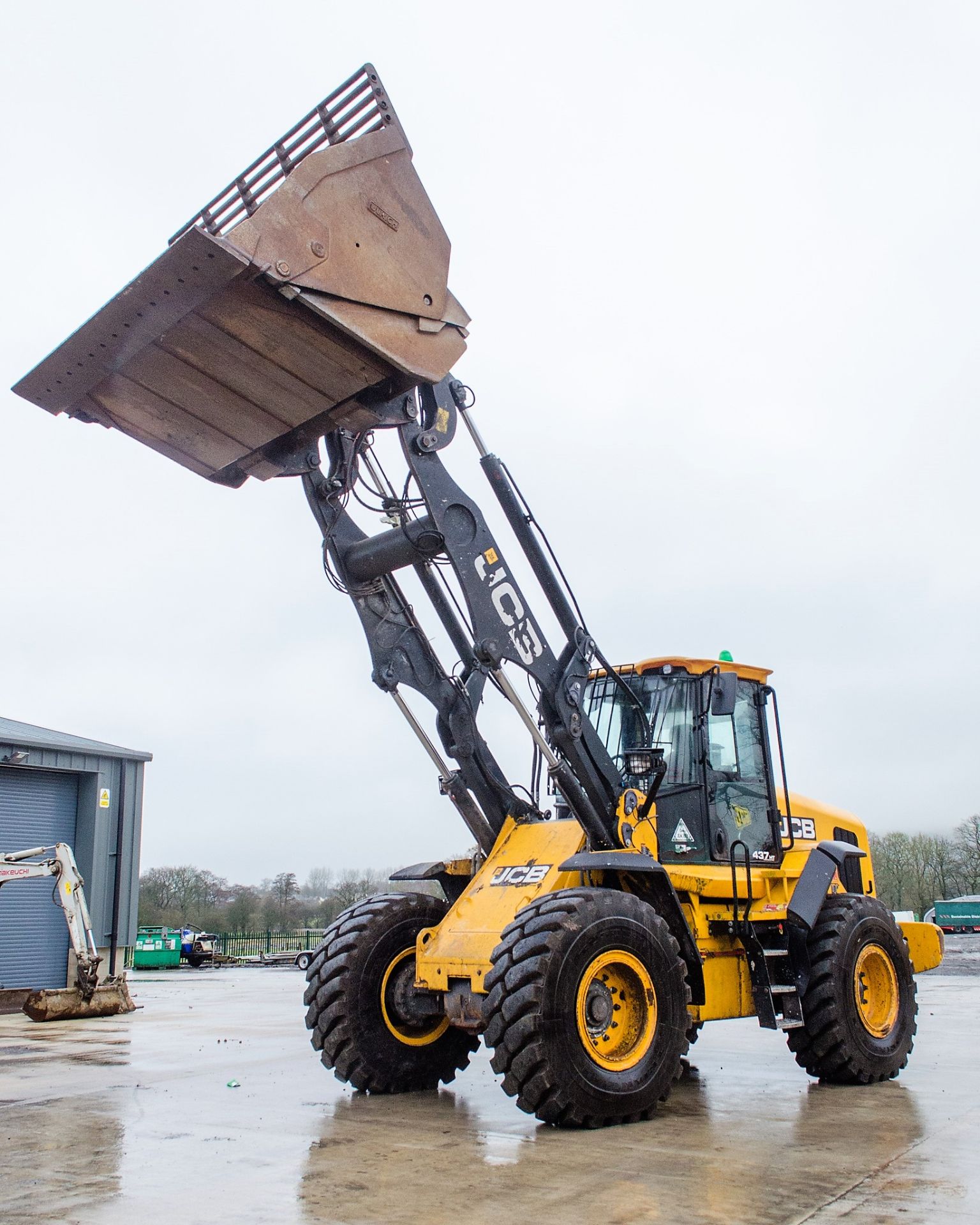 JCB 437 HT Wastemaster wheel loader Year: 2014 S/N: 2313096 Recorded Hours: 9841 c/w air - Image 9 of 24