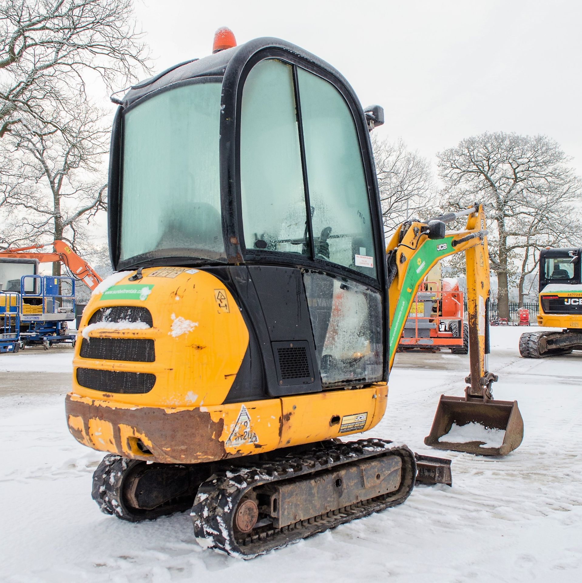 JCB 801.6 1.6 tonne rubber tracked mini excavator Year: 2015 2071810 Recorded hours: 1833 Blade, - Image 3 of 20