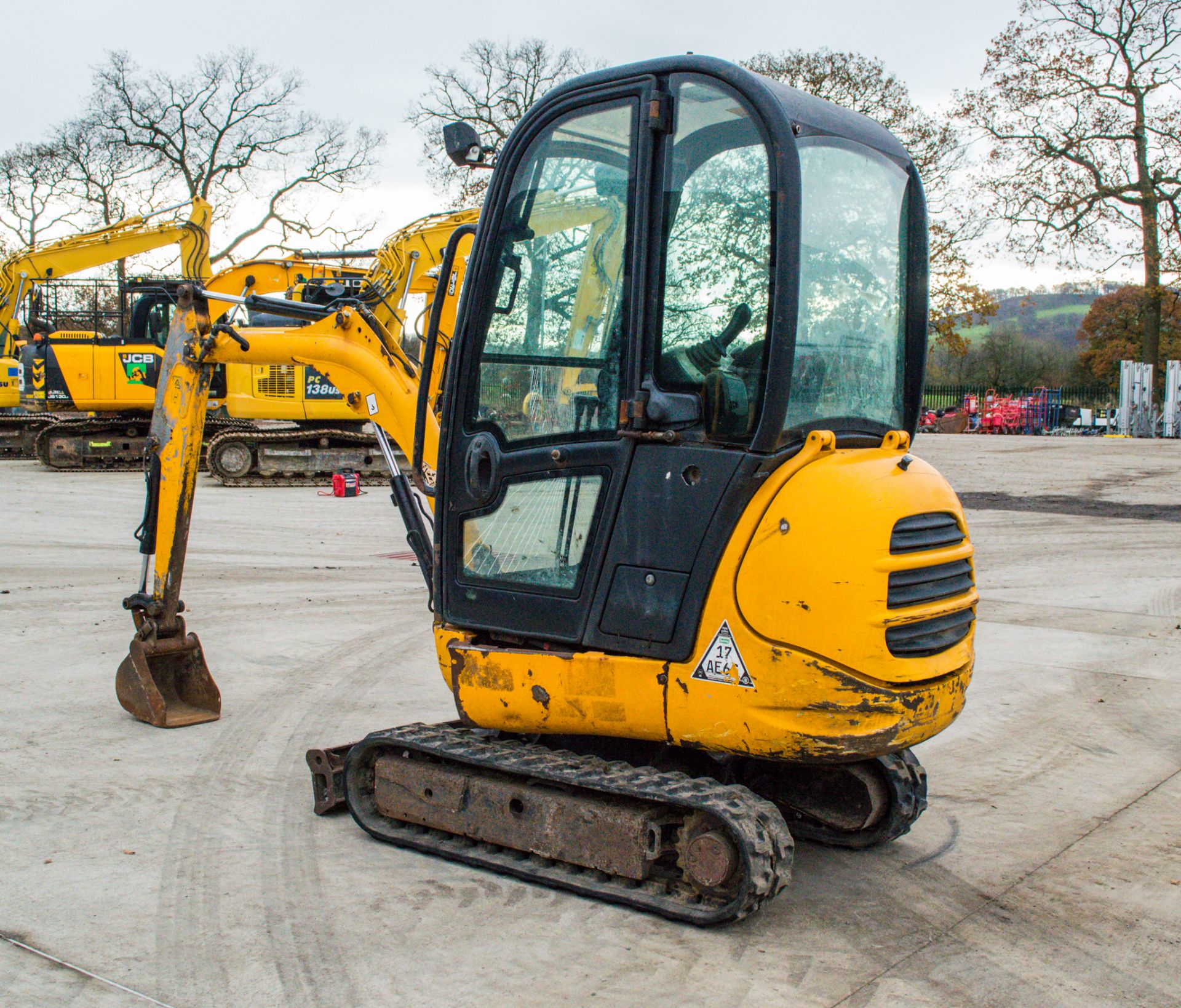 JCB 801.8 CTS 1.8 tonne rubber tracked mini excavator Year: 2011 S/N: 2051643 Recorded hours: 2505 - Image 4 of 23