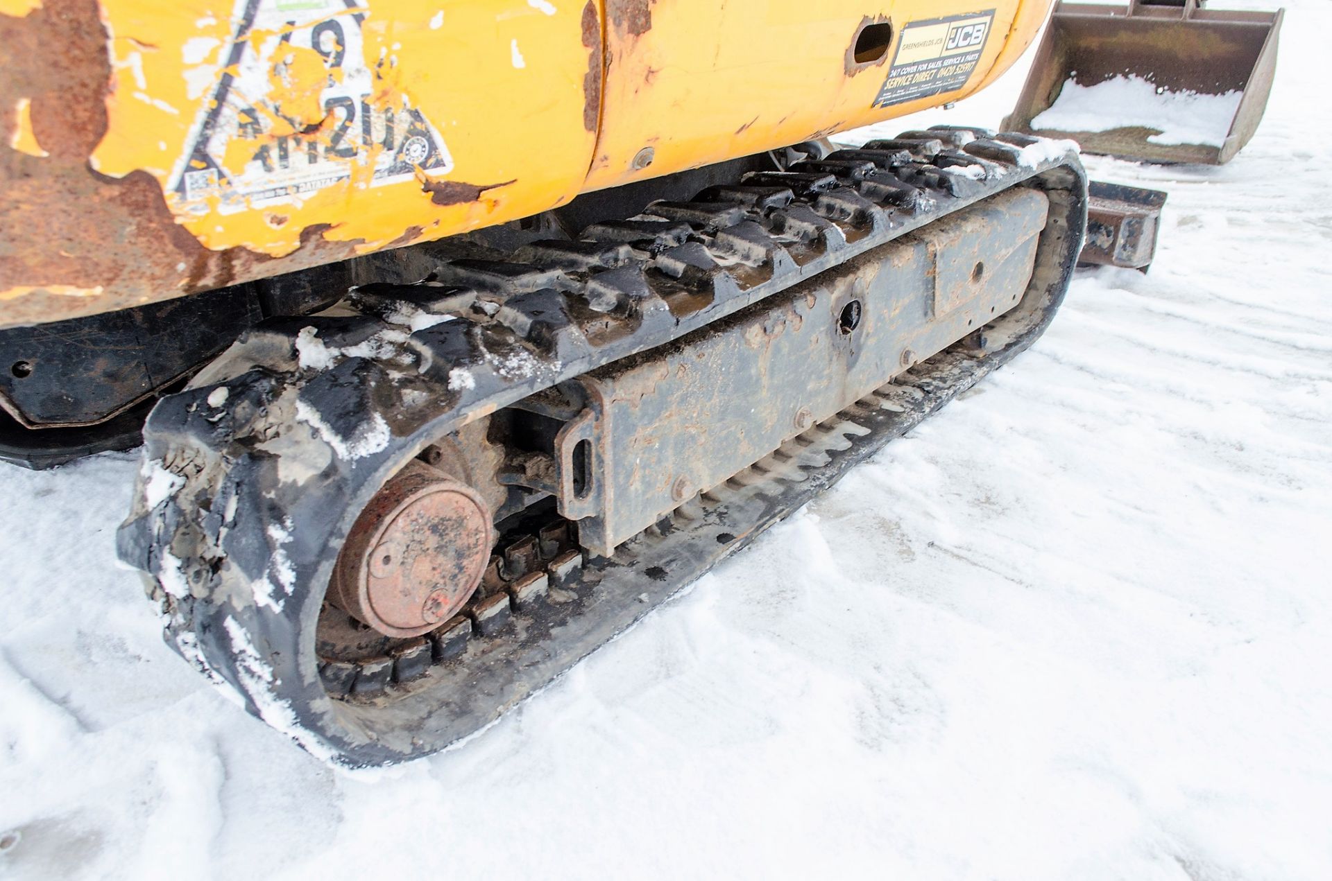 JCB 801.6 1.6 tonne rubber tracked mini excavator Year: 2015 2071810 Recorded hours: 1833 Blade, - Image 9 of 20