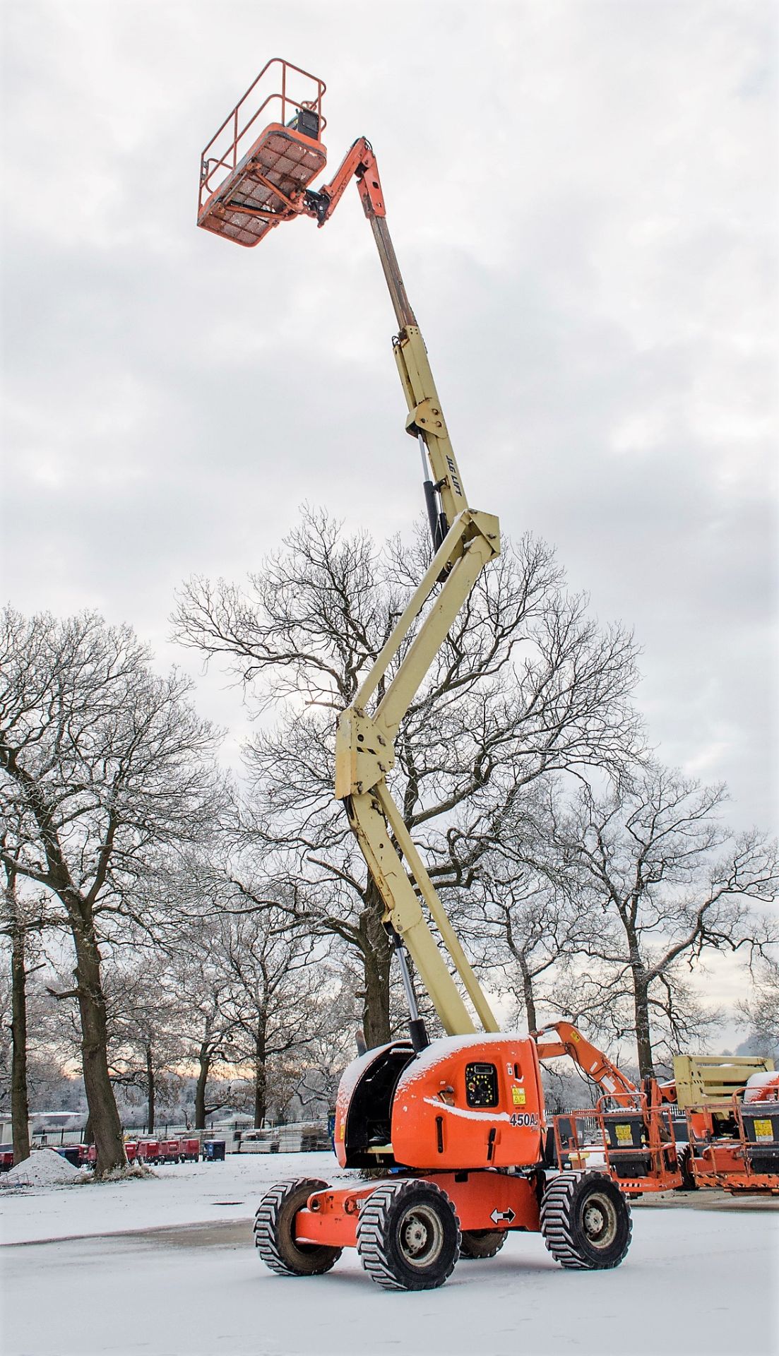 JLG 450AJ Series II 45 foot diesel driven 4wd boom lift Year: 2006 S/N: 130001500 Recorded hours: - Image 9 of 16