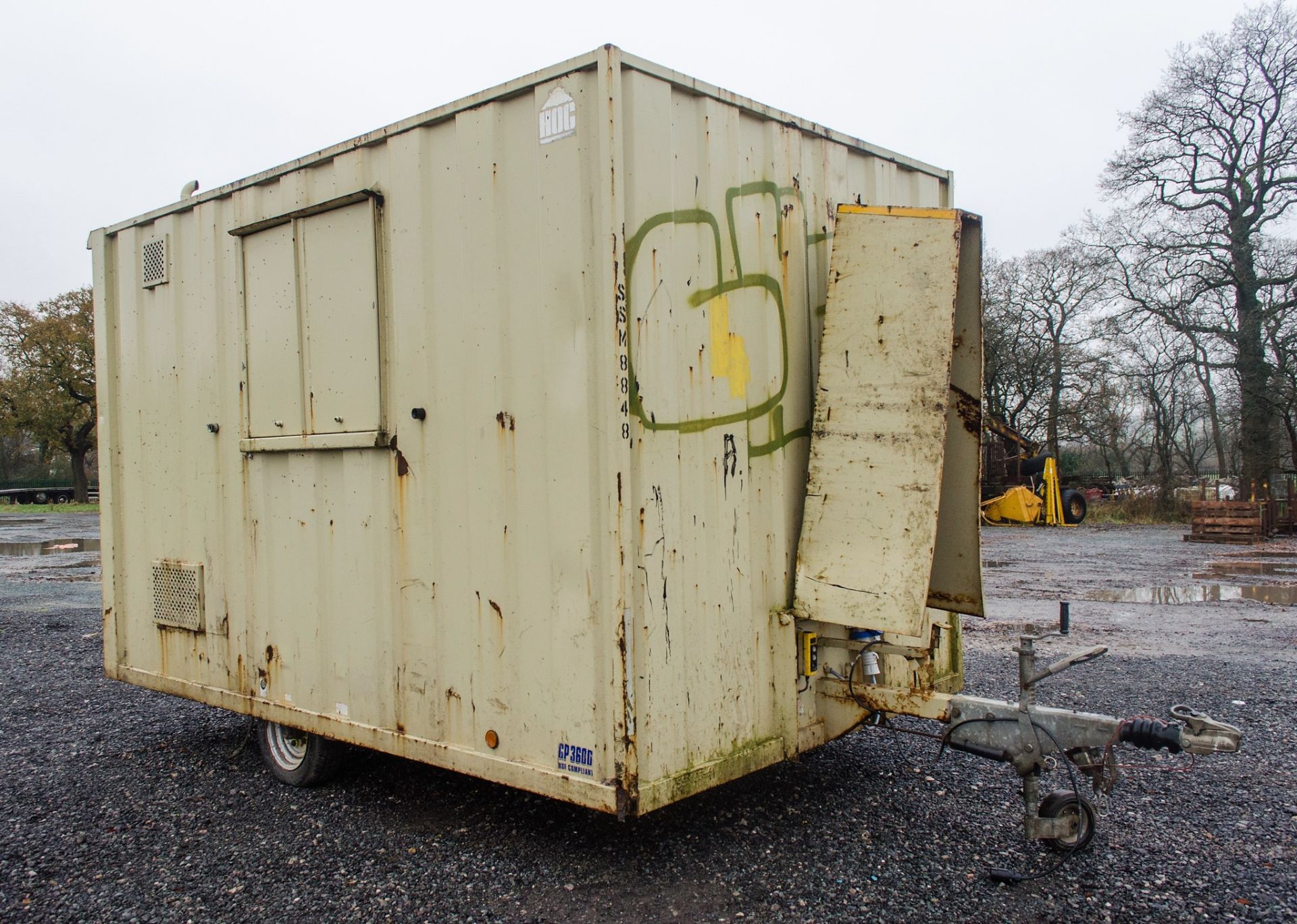 Groundhog GP3600 12' x 8' fast tow welfare unit comprising canteen area, W.C. and generator room c/w - Image 2 of 11