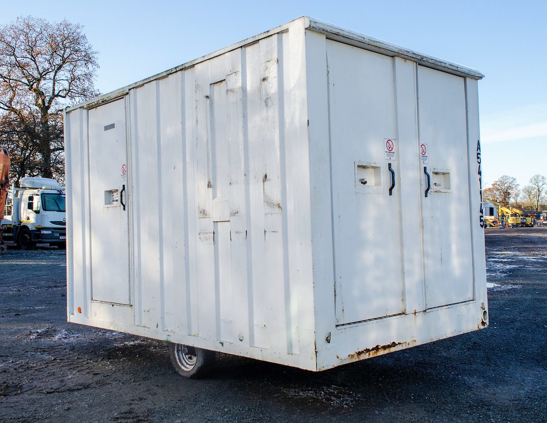 Groundhog 12' x 8' fast tow mobile welfare unit comprising; generator room, canteen area and W.C. - Image 4 of 10