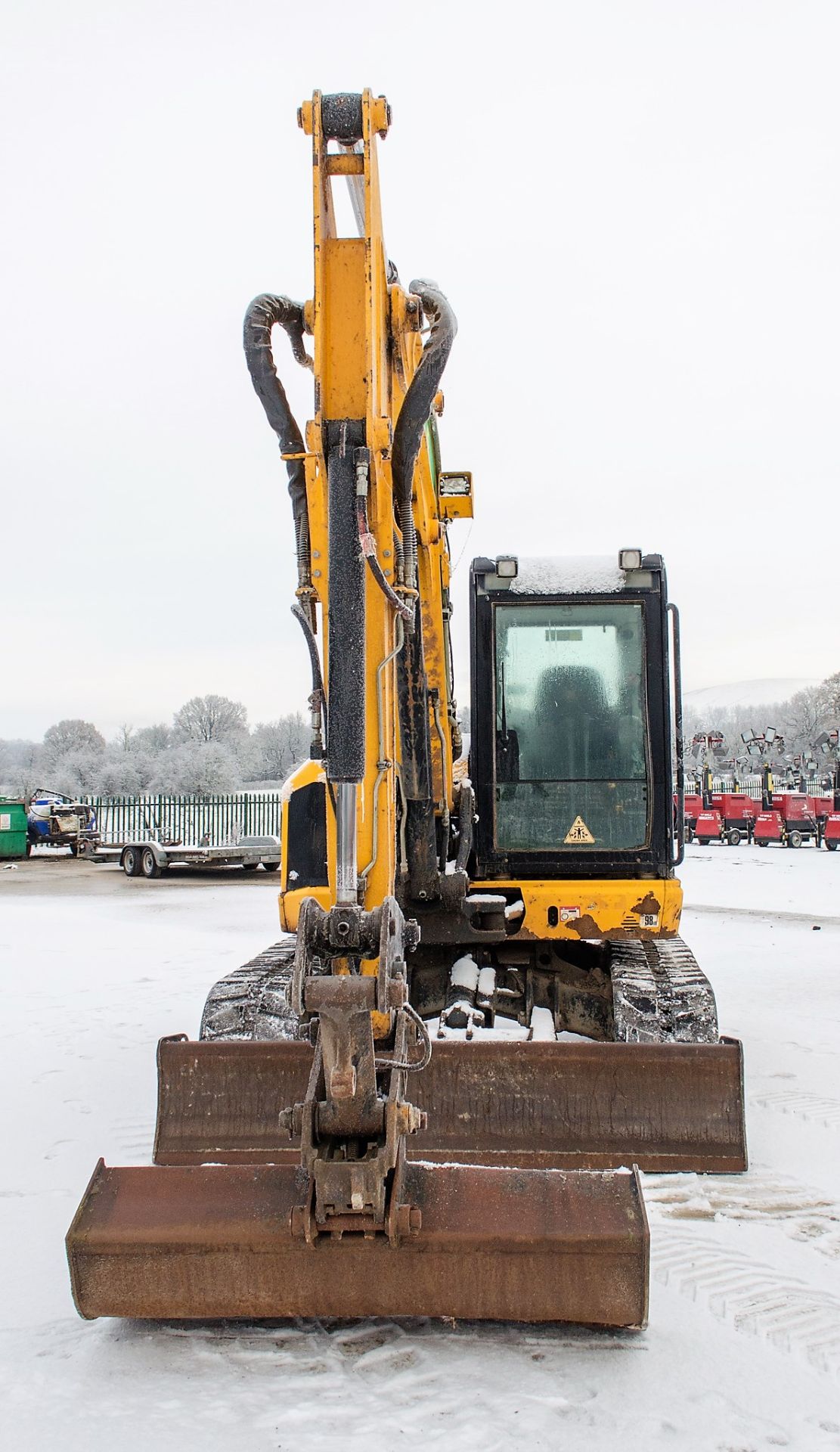 JCB 85Z-1 ECO 8.52 tonne rubber tracked midi excavator Year: 2015 S/N:2249118 Recorded hours: 3374 - Image 5 of 23