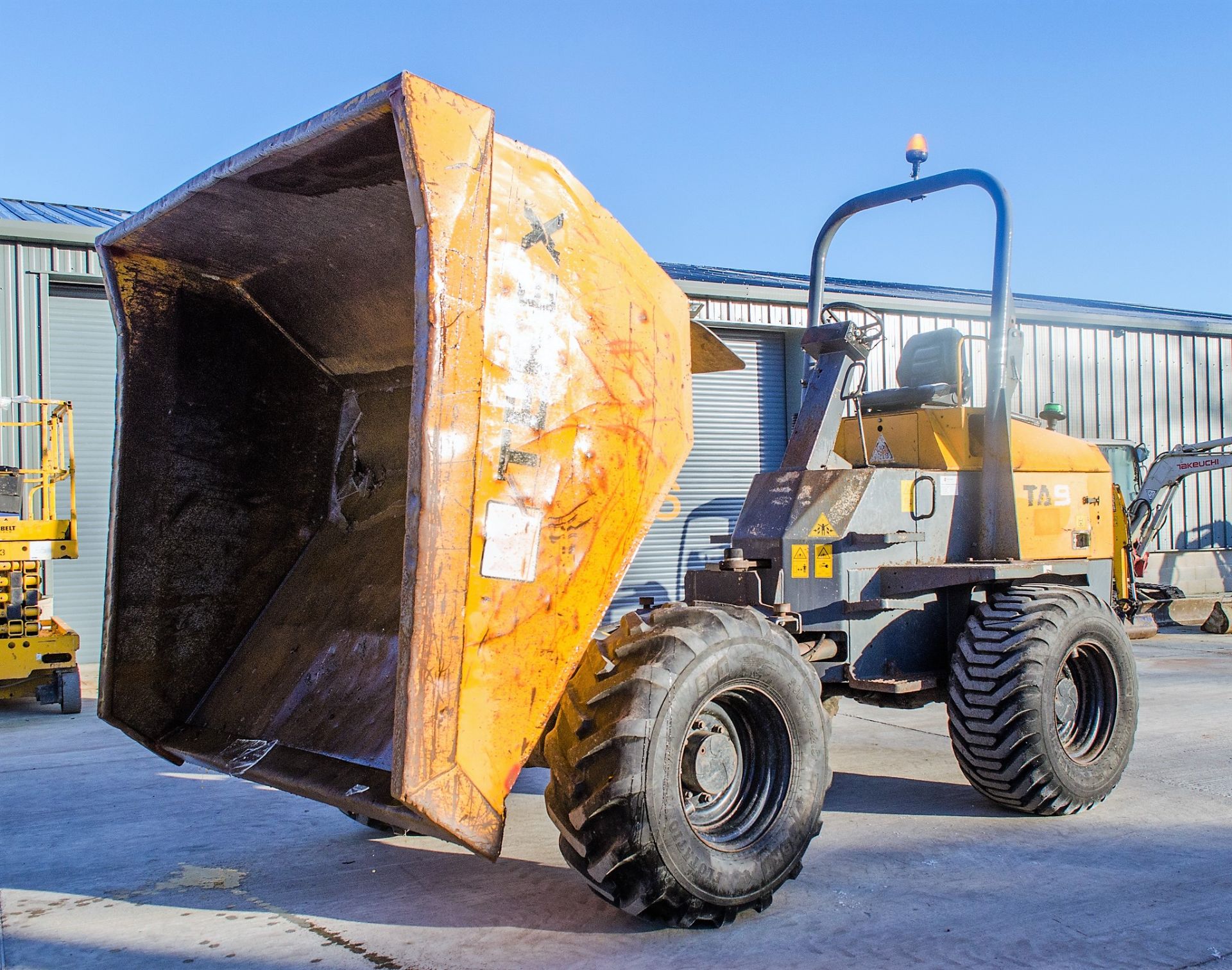 Terex TA9 9 tonne straight skip dumper Year: 2011 S/N: B4MV2375 Recorded Hours: 3265 18729 - Image 9 of 22