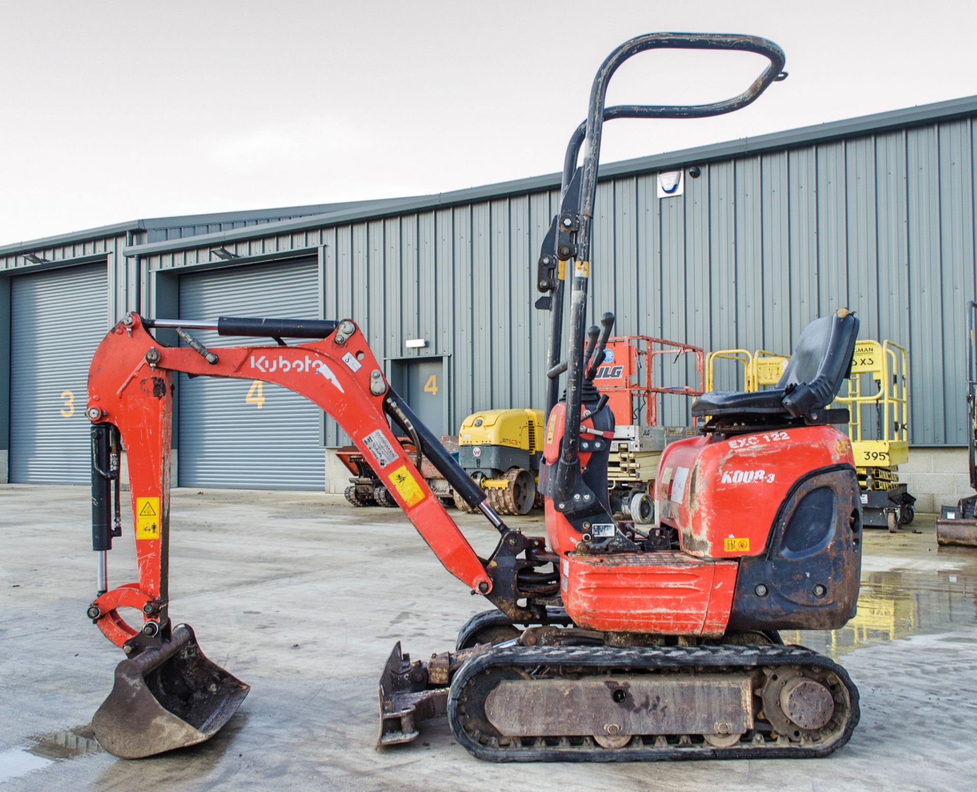Kubota K008-3 0.75 tonne rubber tracked micro excavator Year: 2014 S/N: 25002 Recorded hours: 2689 - Image 7 of 20