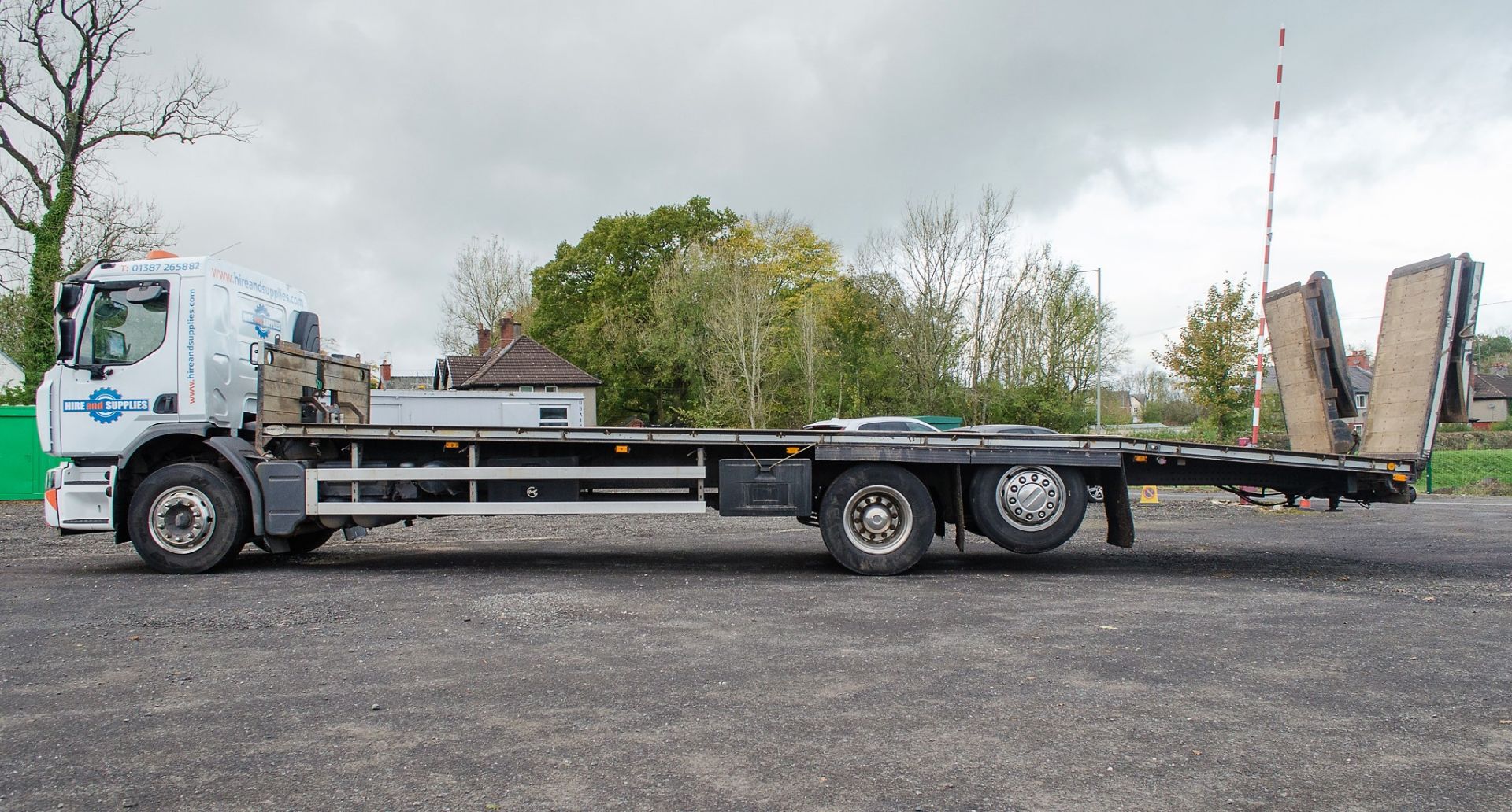 Renault Premium 26 tonne 6x2 beaver tail plant lorry Registration Number: SF59 BWL Date of - Image 7 of 26