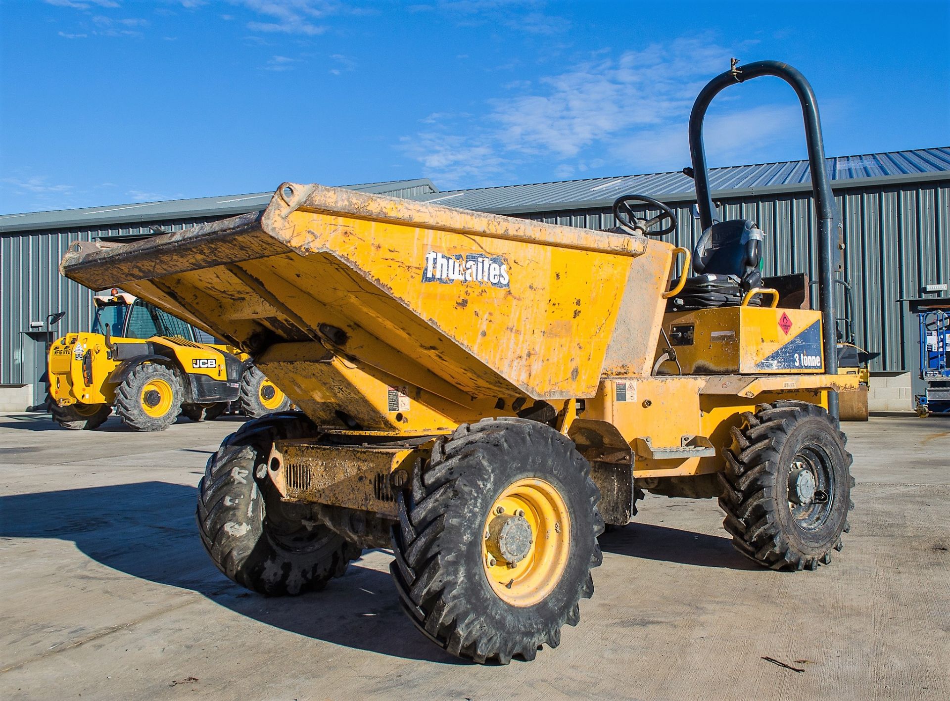 Thwaites 3 tonne swivel skip dumper  Year: 2013 S/N: C5134 Recorded Hours: 1903 ** Engine smoking **