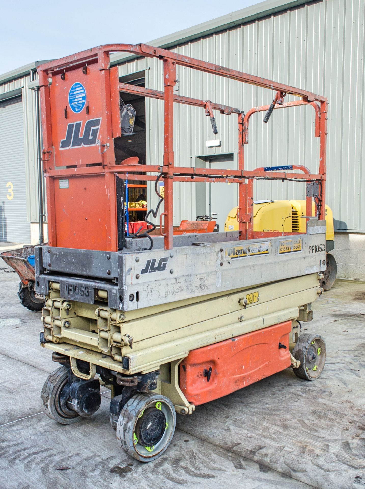 JLG 1930ES battery electric scissor lift Year: 2010 S/N: 1200023651 Recorded hours: 49 PF1053