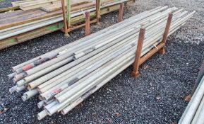 Stillage of various length scaffold poles