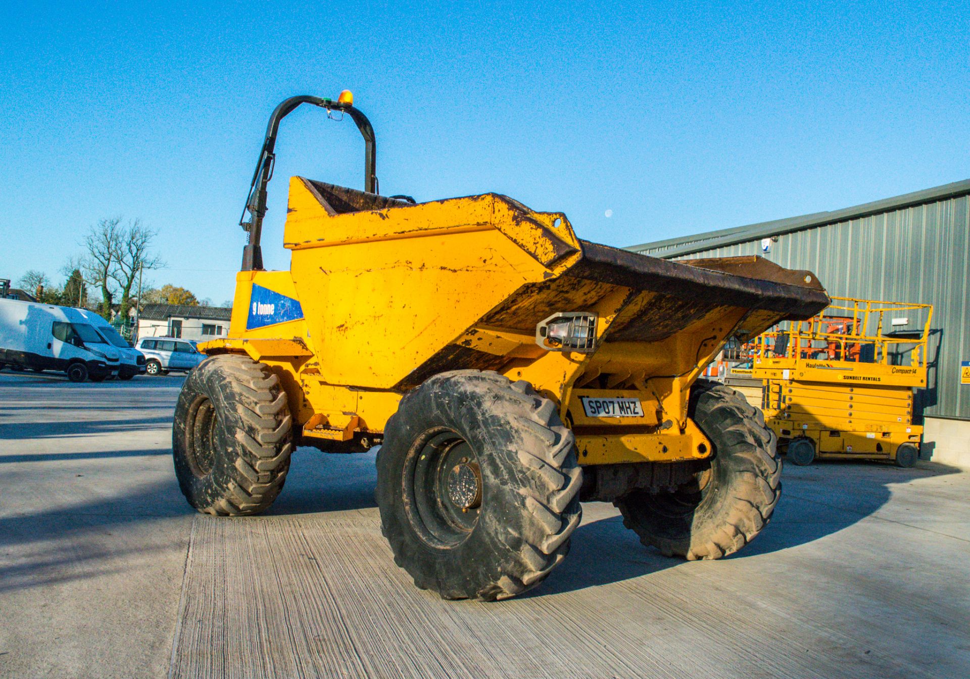 Thwaites 9 tonne straight skip dumper Year: 2007 S/N: B3679 Recorded Hours: 4328 1911 - Image 2 of 17