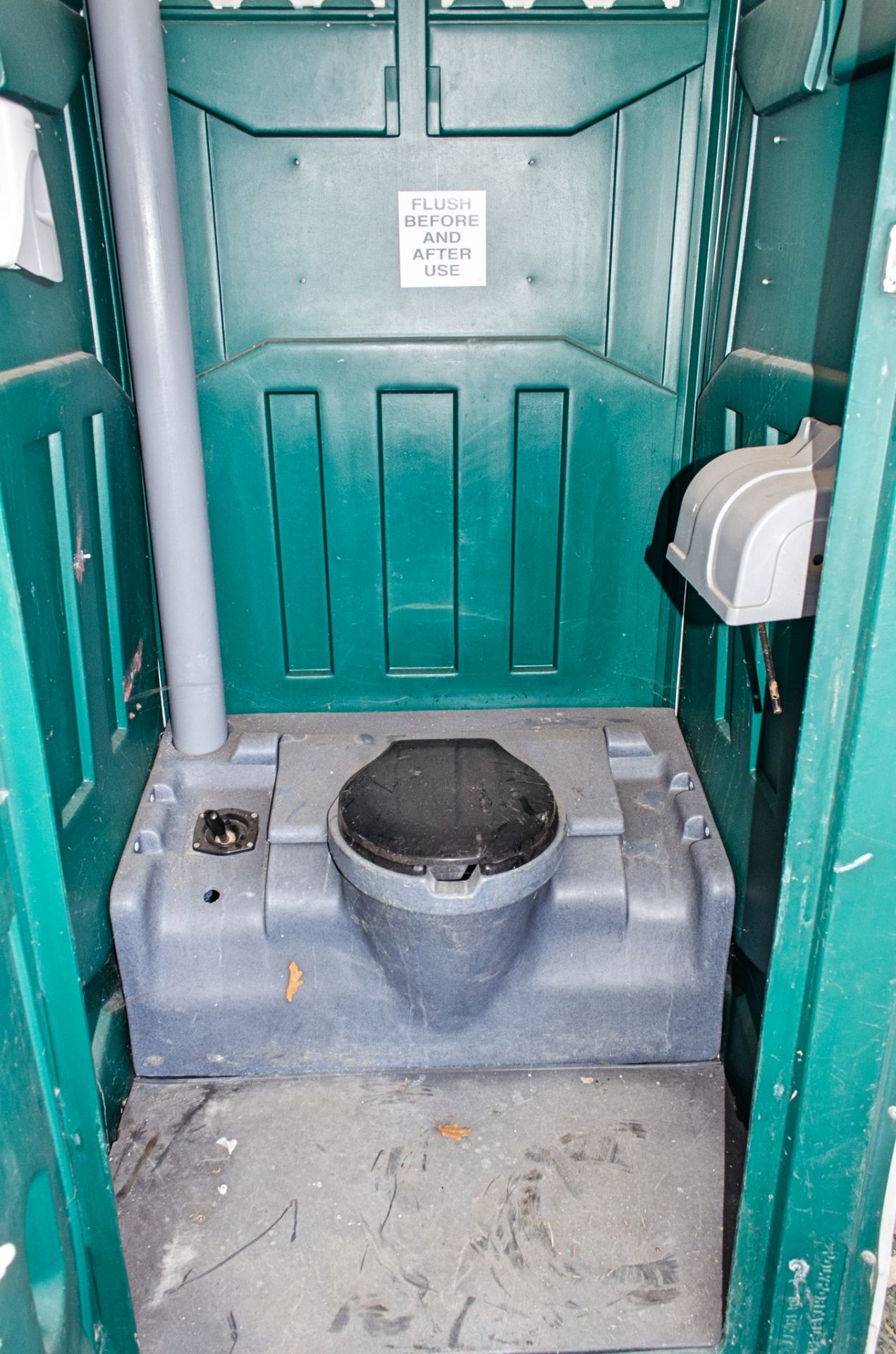 Portable plastic toilet unit 13887006 - Image 3 of 3