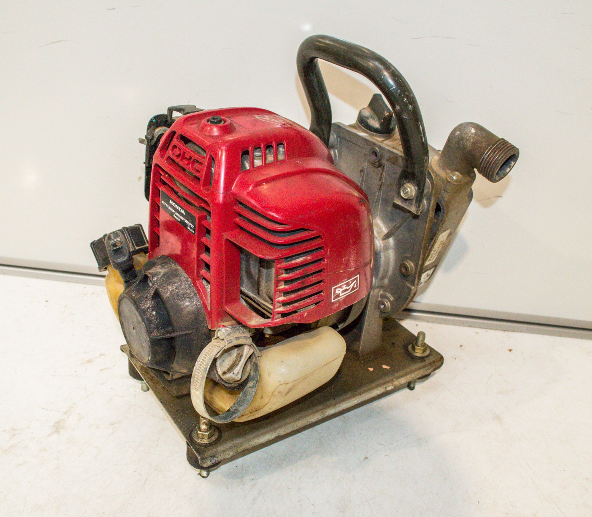 Honda petrol driven water pump ** For spares ** SB - Image 2 of 2