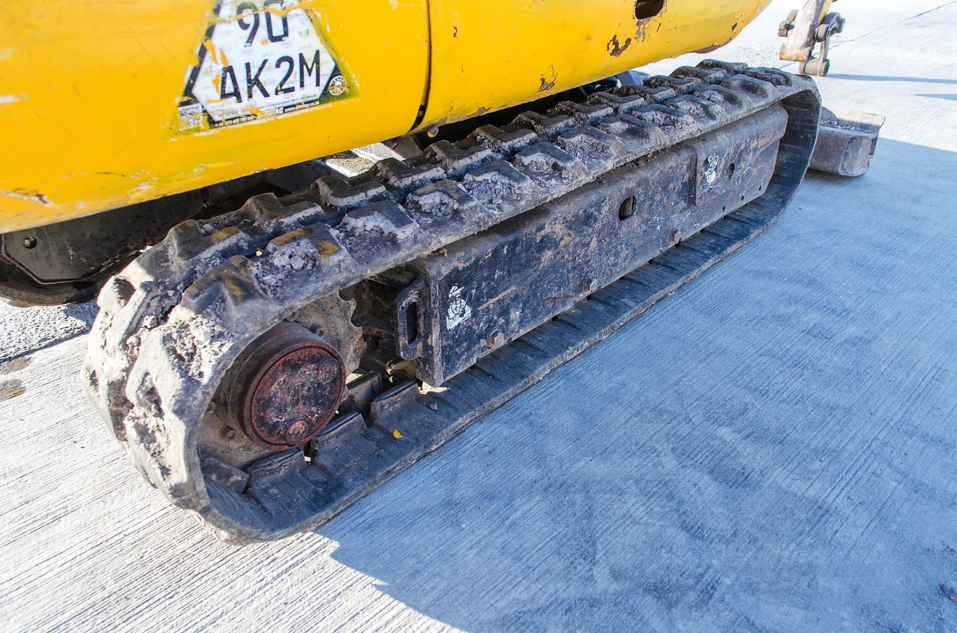 JCB 8016 1.5 tonne rubber tracked mini excavator Year: 2014 S/N: 2071597 Recorded Hours: 2148 - Image 9 of 19