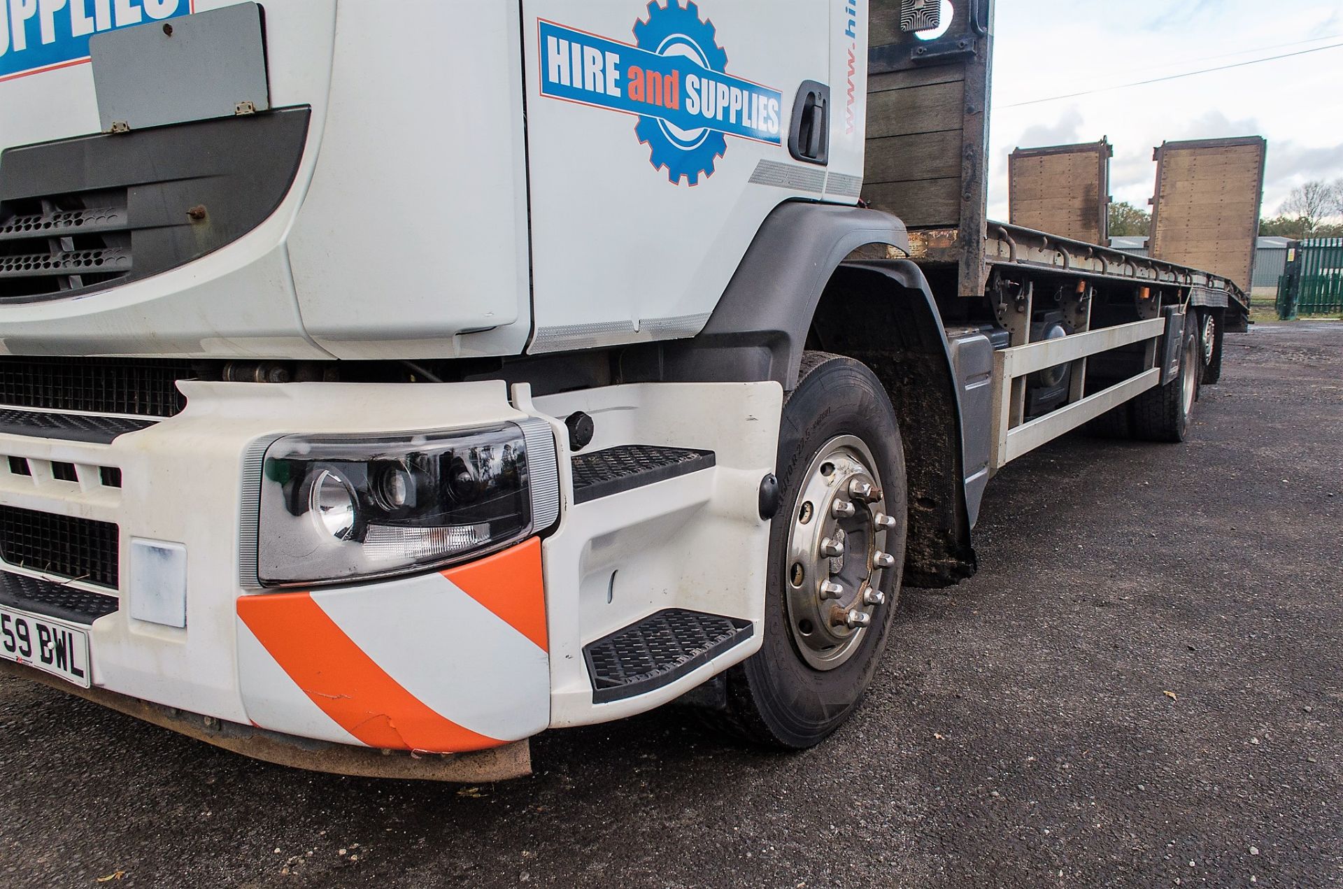 Renault Premium 26 tonne 6x2 beaver tail plant lorry Registration Number: SF59 BWL Date of - Image 10 of 26