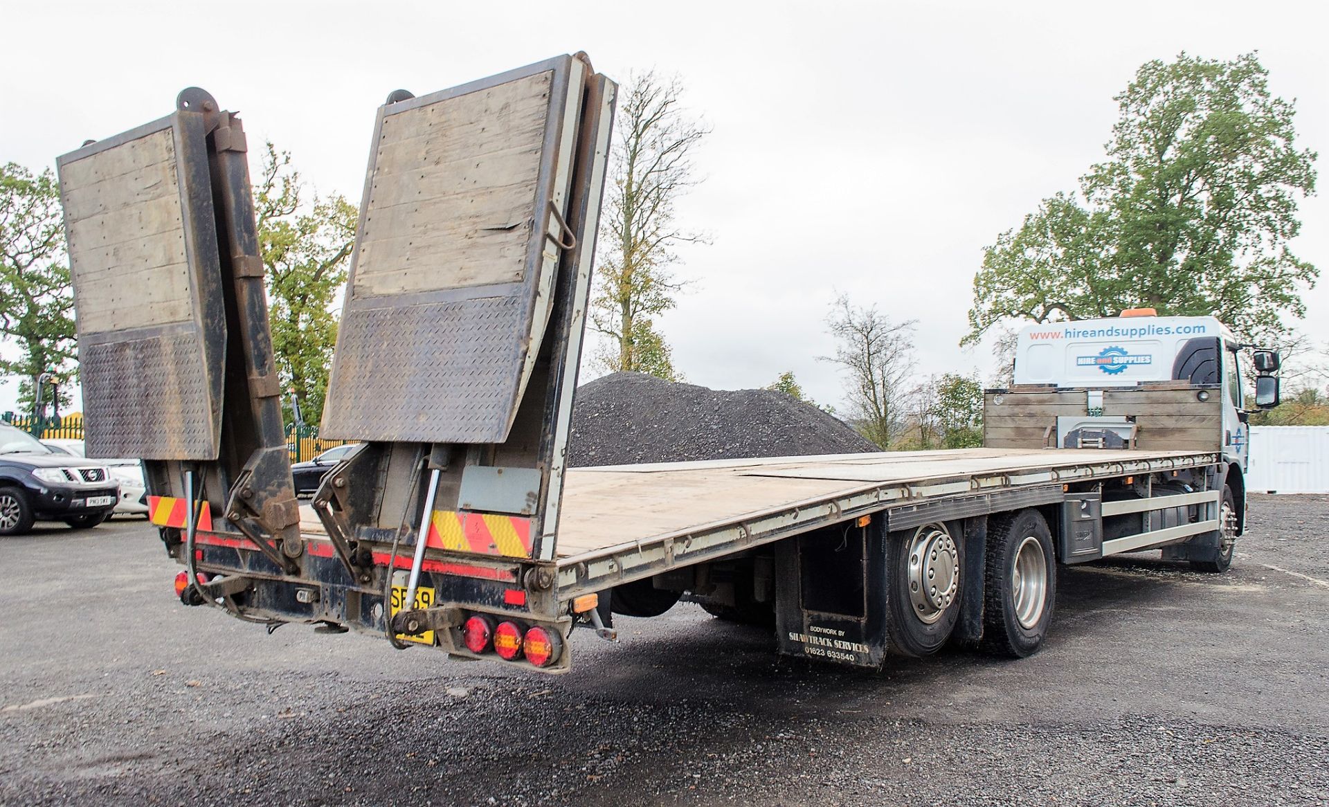 Renault Premium 26 tonne 6x2 beaver tail plant lorry Registration Number: SF59 BWL Date of - Image 3 of 26