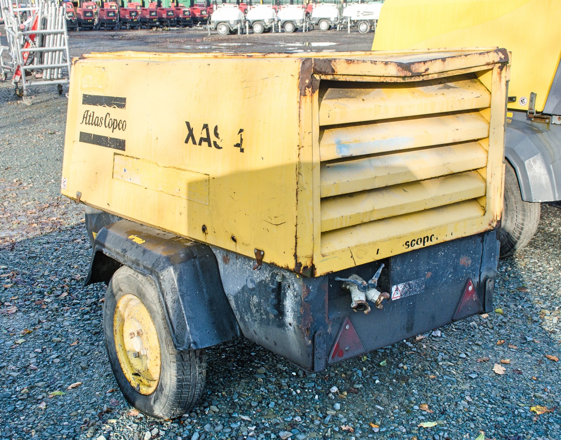 Atlas Copco XAS46 diesel driven air compressor Year: 2002 S/N: 20389413 ** Hitch missing ** - Image 2 of 6