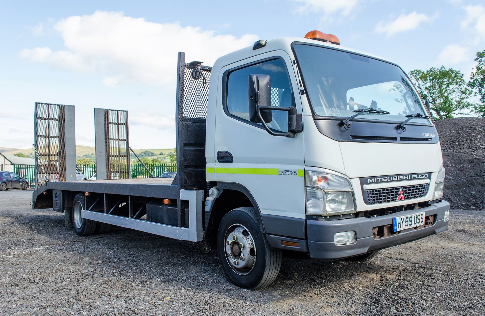 Mitsubishi Fuso Canter TC18 4899cc diesel 7.5 tonne beaver tail plant lorry Bed size 19ft 6in x - Image 2 of 17