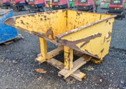 Fork Lift tipping skip