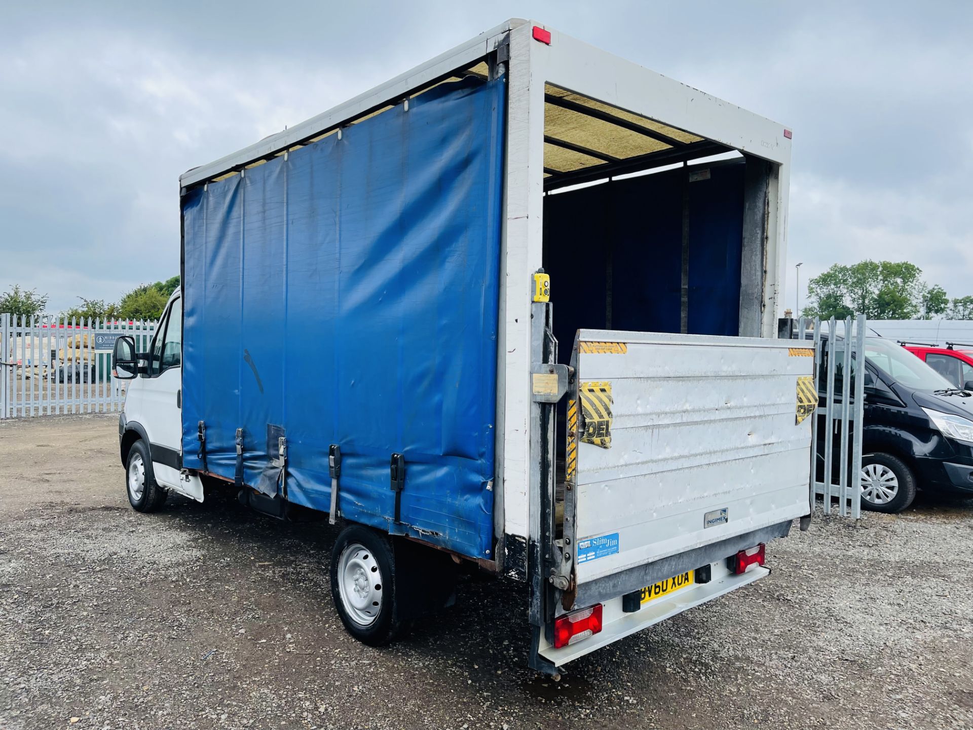 ** ON SALE **Iveco Daily 35S11 L2 2010 '60 Reg' Curtainsider Luton ** Tail-Lift** Automatic -3 seats - Image 6 of 18