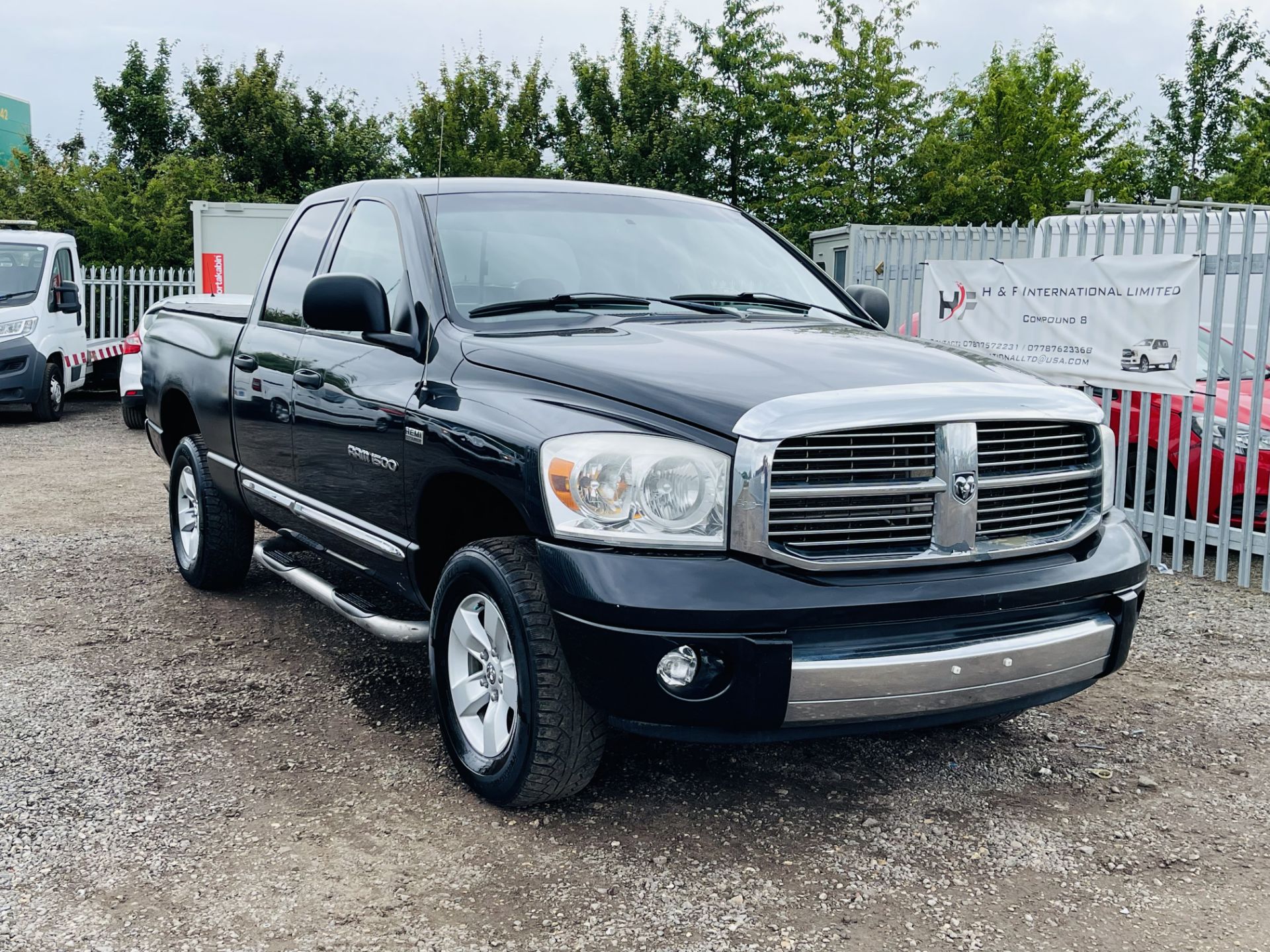 ** ON SALE **Dodge Ram 1500 5.7L Hemi V8 4X4 Quad-Cab *Laramie Spec* Fresh Import * - Air con - - Image 2 of 28