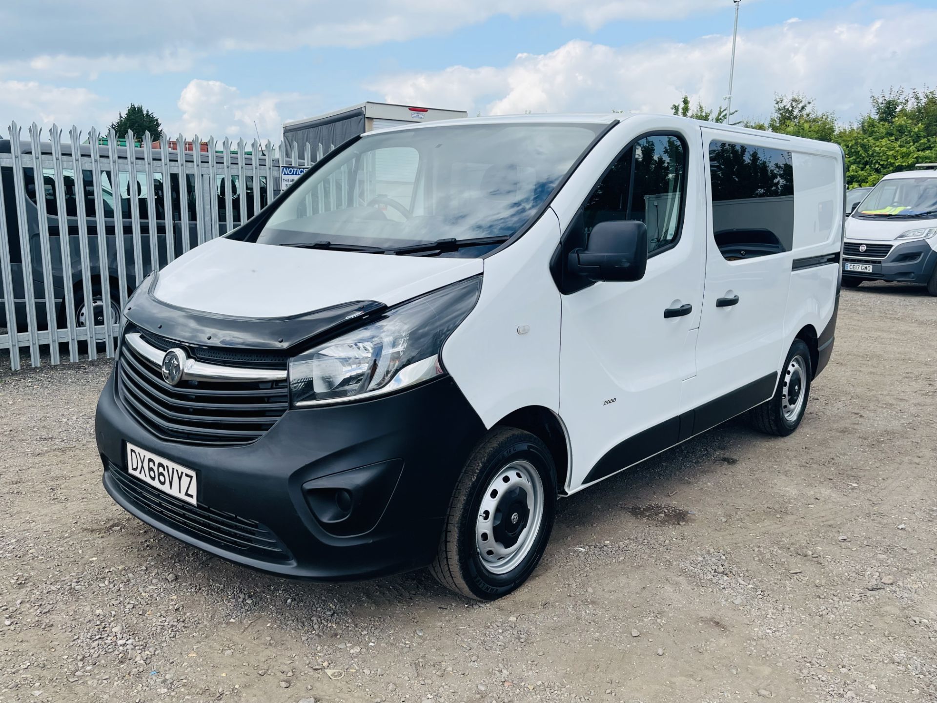 ** ON SALE **Vauxhall Vivaro, 2900 BT CDTI ECOFLEX SS, L2 H1 **Manual** Sat Nav 'Only Done 49,580 - Image 3 of 17