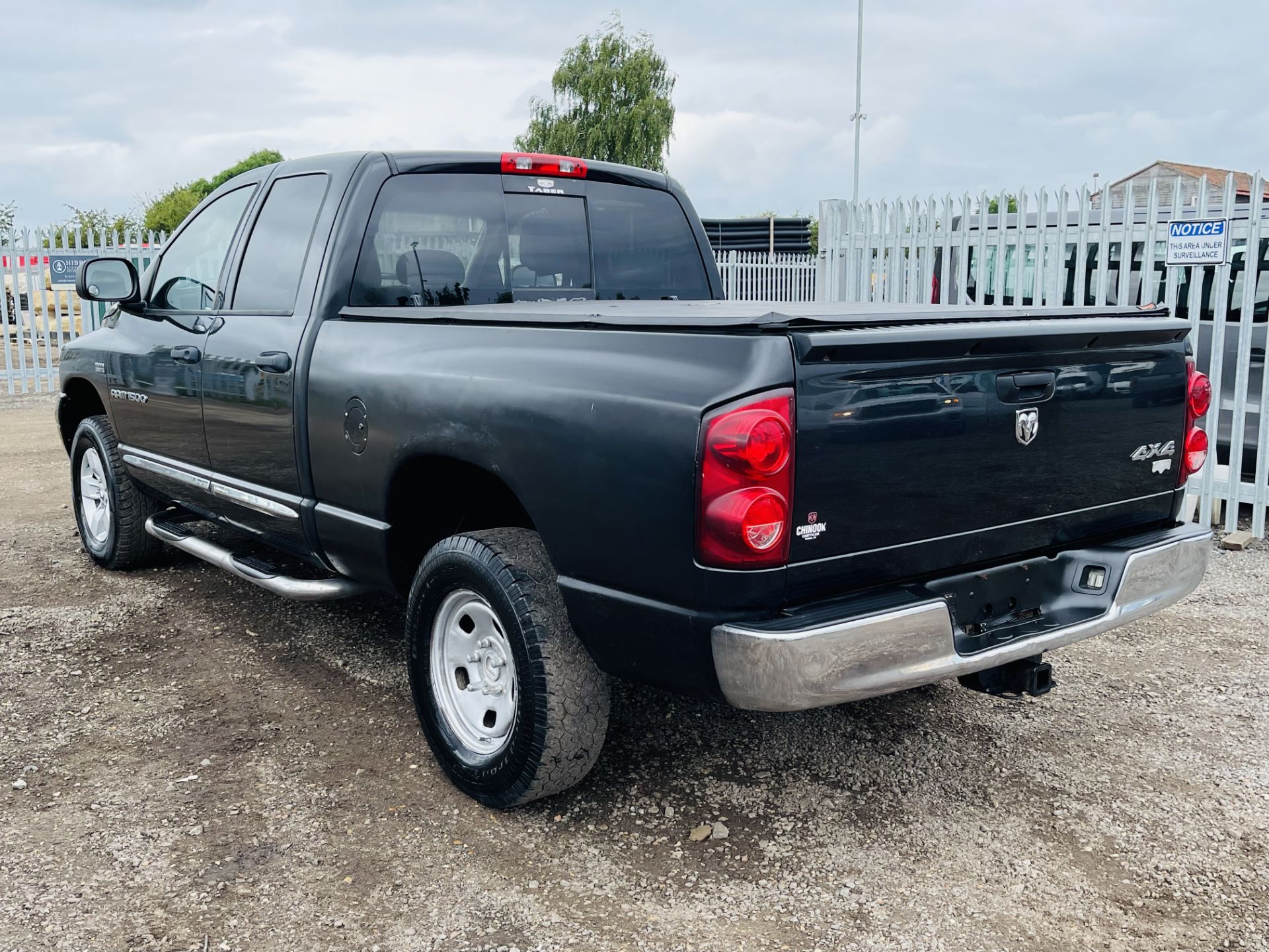 ** ON SALE **Dodge Ram 1500 5.7L Hemi V8 4X4 Quad-Cab *Laramie Spec* Fresh Import * - Air con - - Image 12 of 28