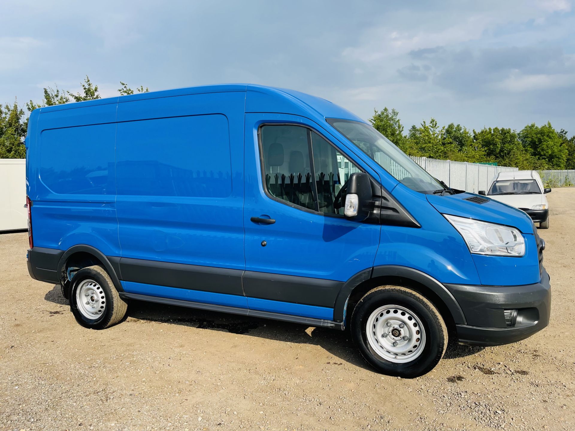 **ON SALE **Ford Transit 2.2 TDCI 100 L2 H2 2015 ' 65 Reg ' Solid Blue ' Panel Van ' - No Vat Save - Image 16 of 20