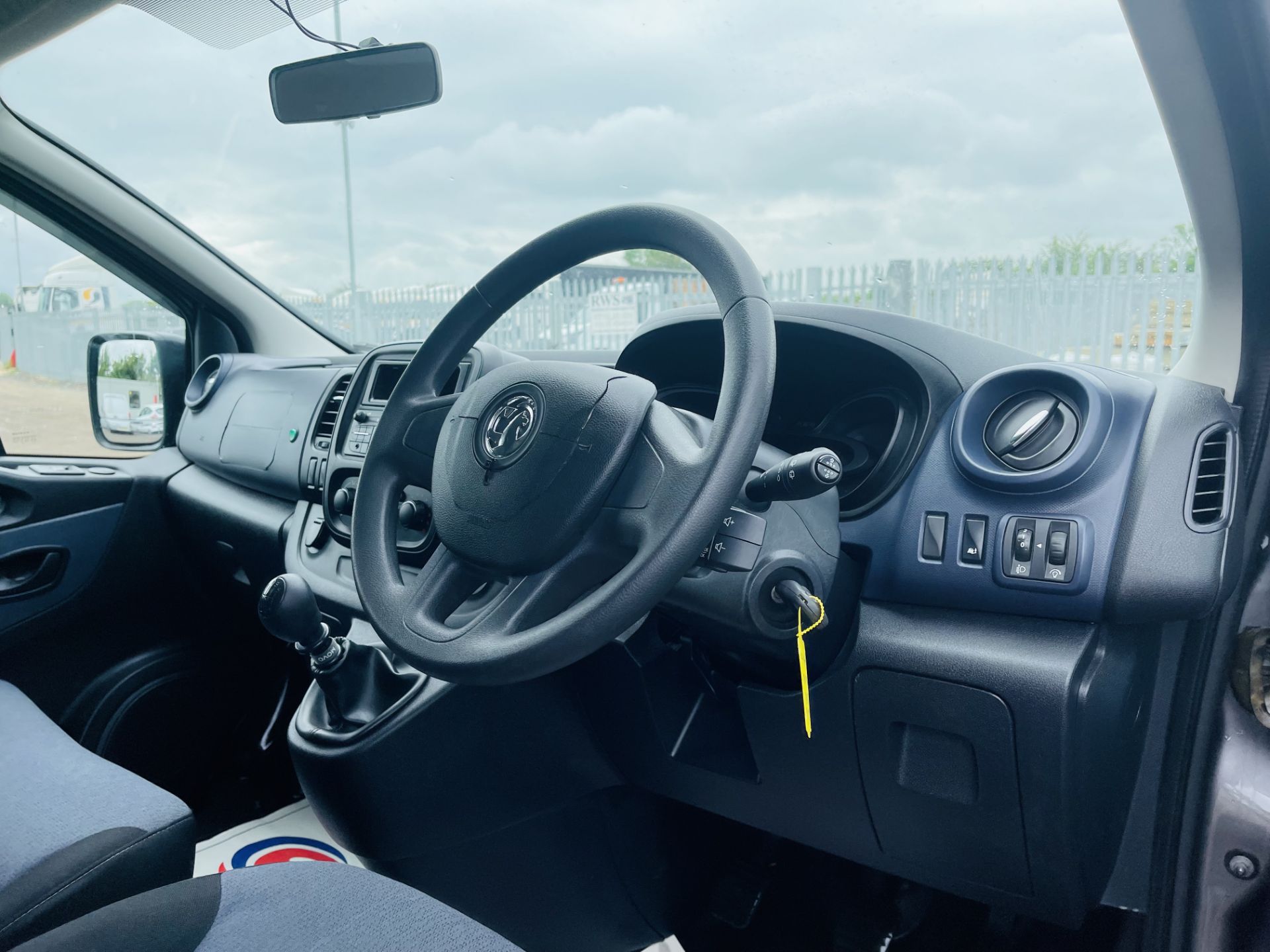 Vauxhall Vivaro 1.6 Cdti Combi S/S L3 H1 2016 '16 Reg' 9 Seats - Air con - Elec Pack - - Image 16 of 20
