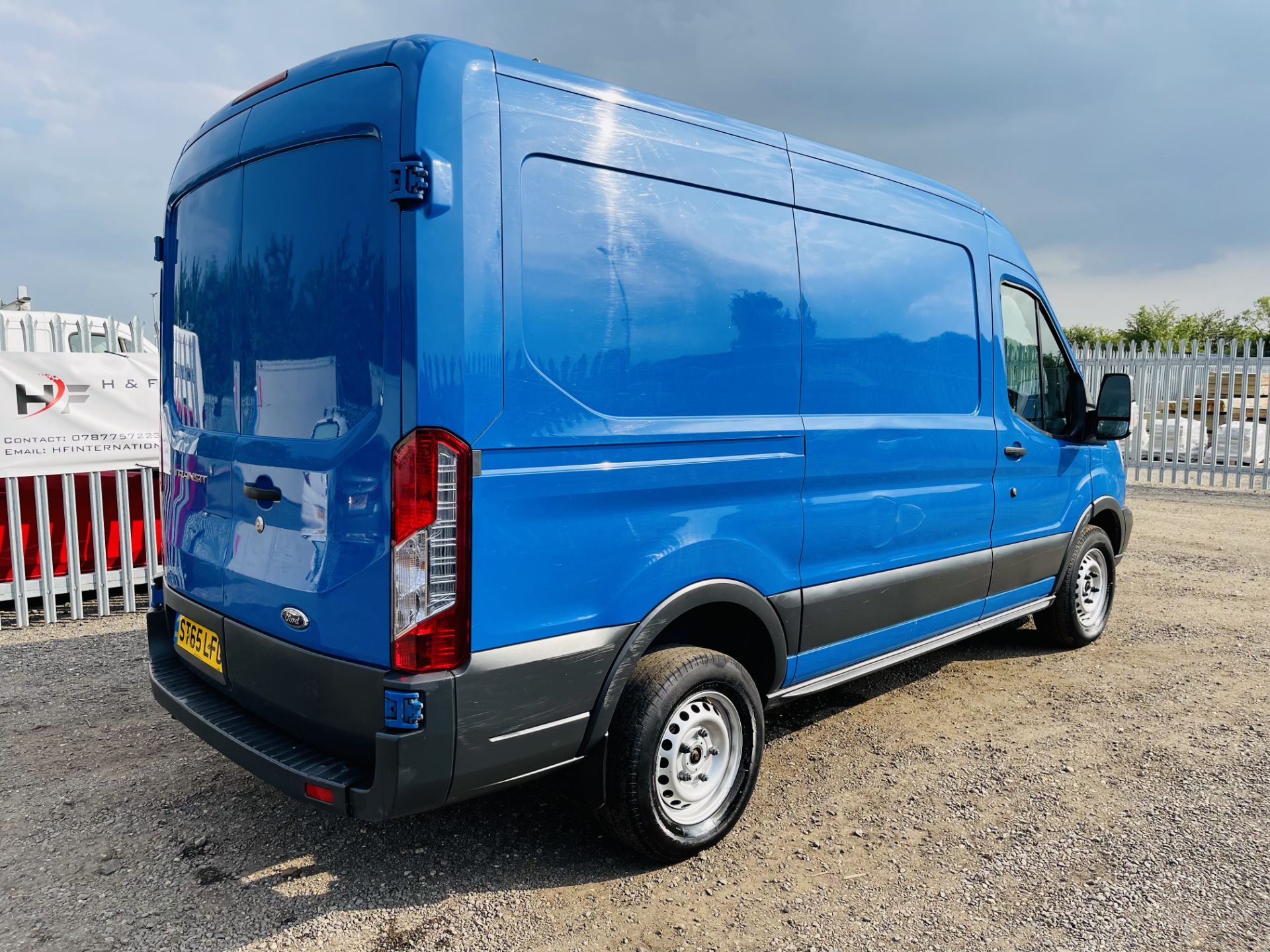 **ON SALE **Ford Transit 2.2 TDCI 100 L2 H2 2015 ' 65 Reg ' Solid Blue ' Panel Van ' - No Vat Save - Image 14 of 20